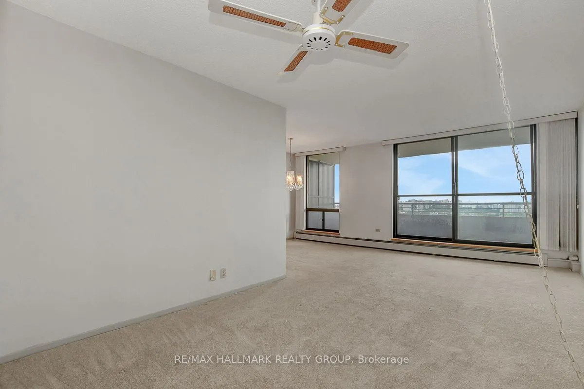505 St Laurent Boulevard, #1902