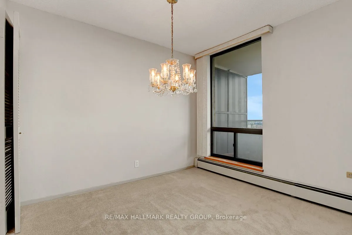 505 St Laurent Boulevard, #1902