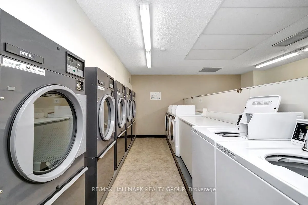 505 St Laurent Boulevard, #1902