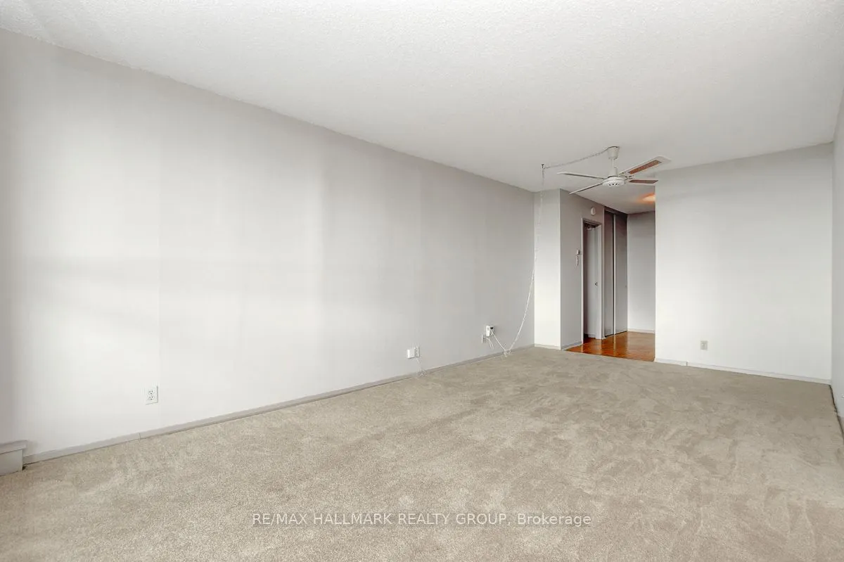 505 St Laurent Boulevard, #1902