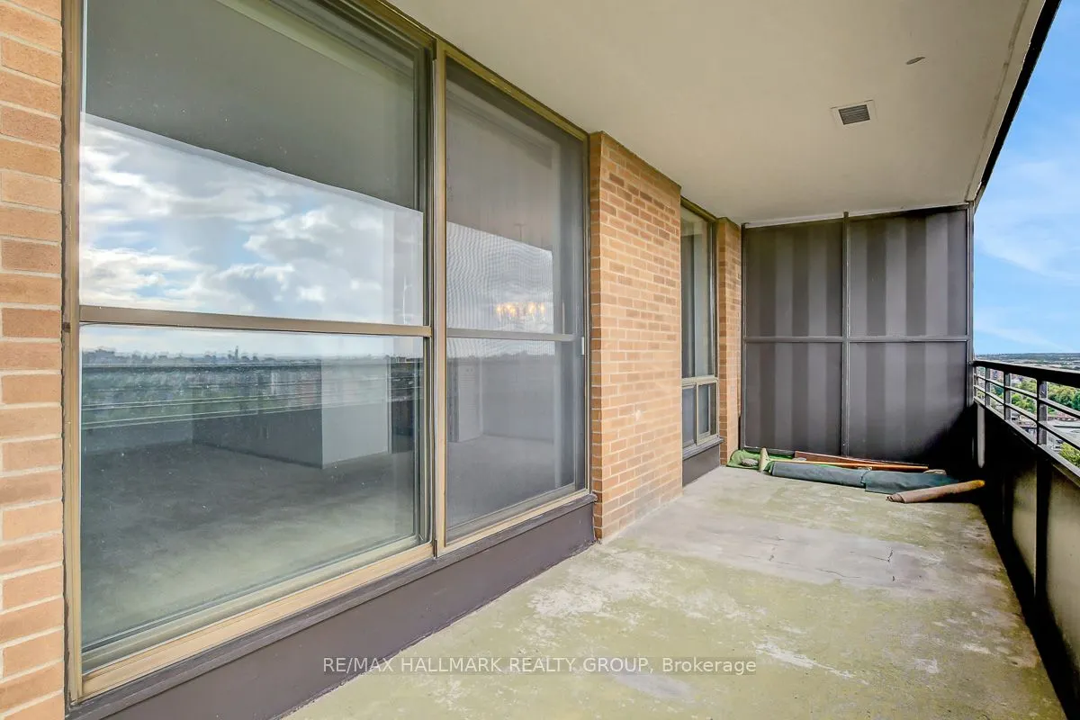 505 St Laurent Boulevard, #1902