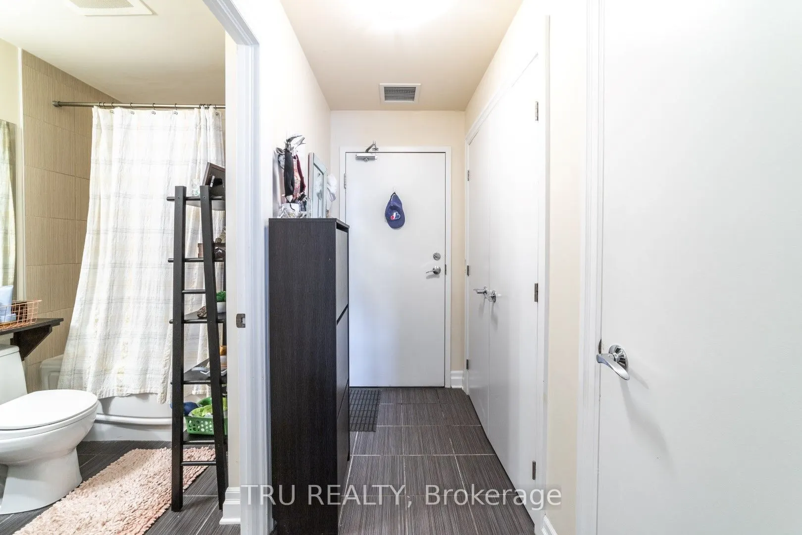 245 Kent Street, #807