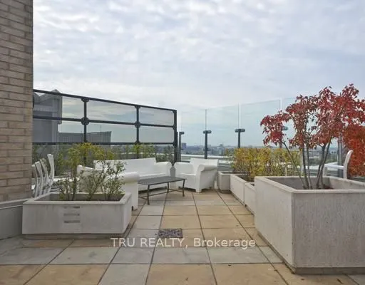 245 Kent Street, #807