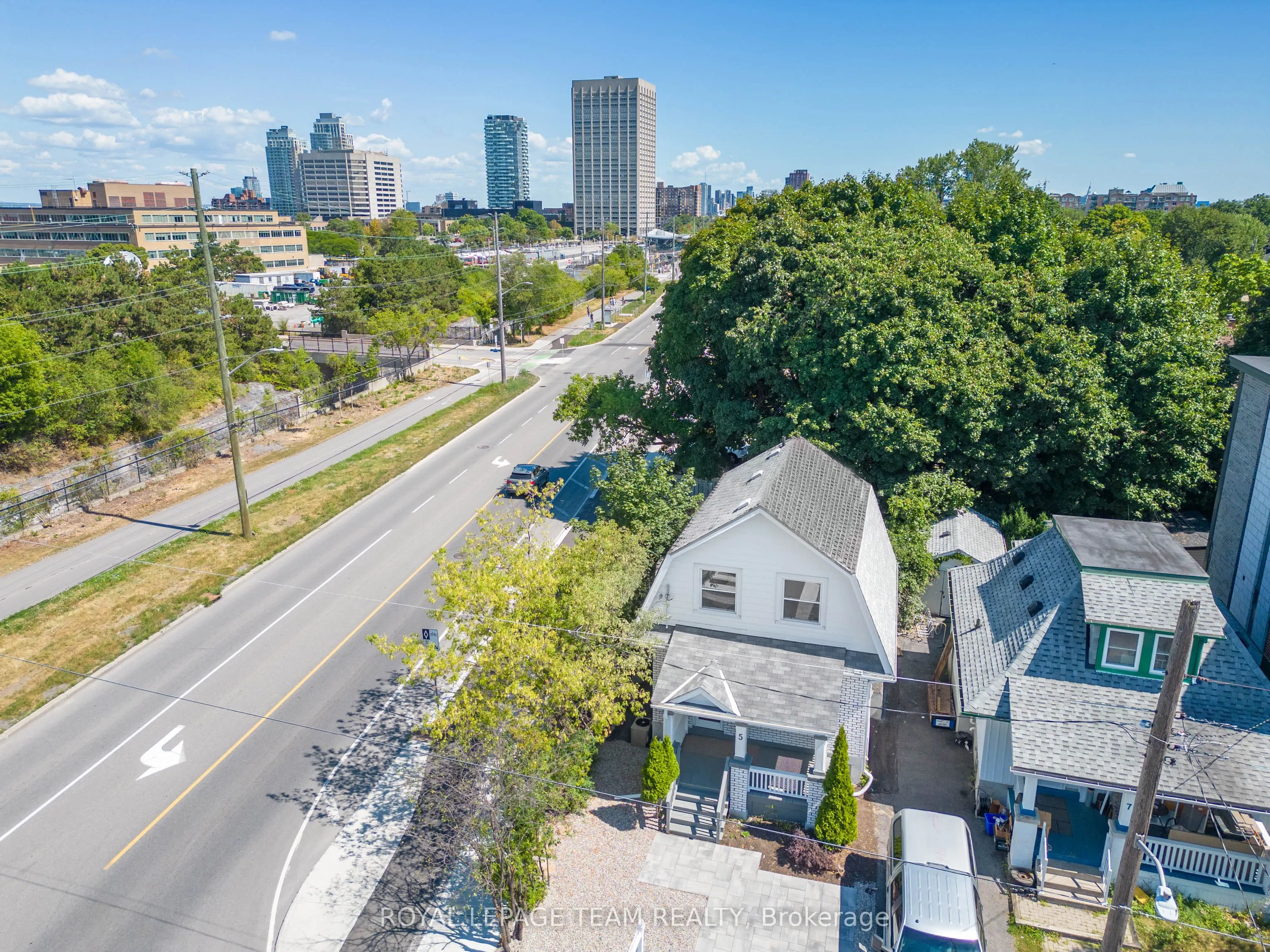 5 GILCHRIST Avenue