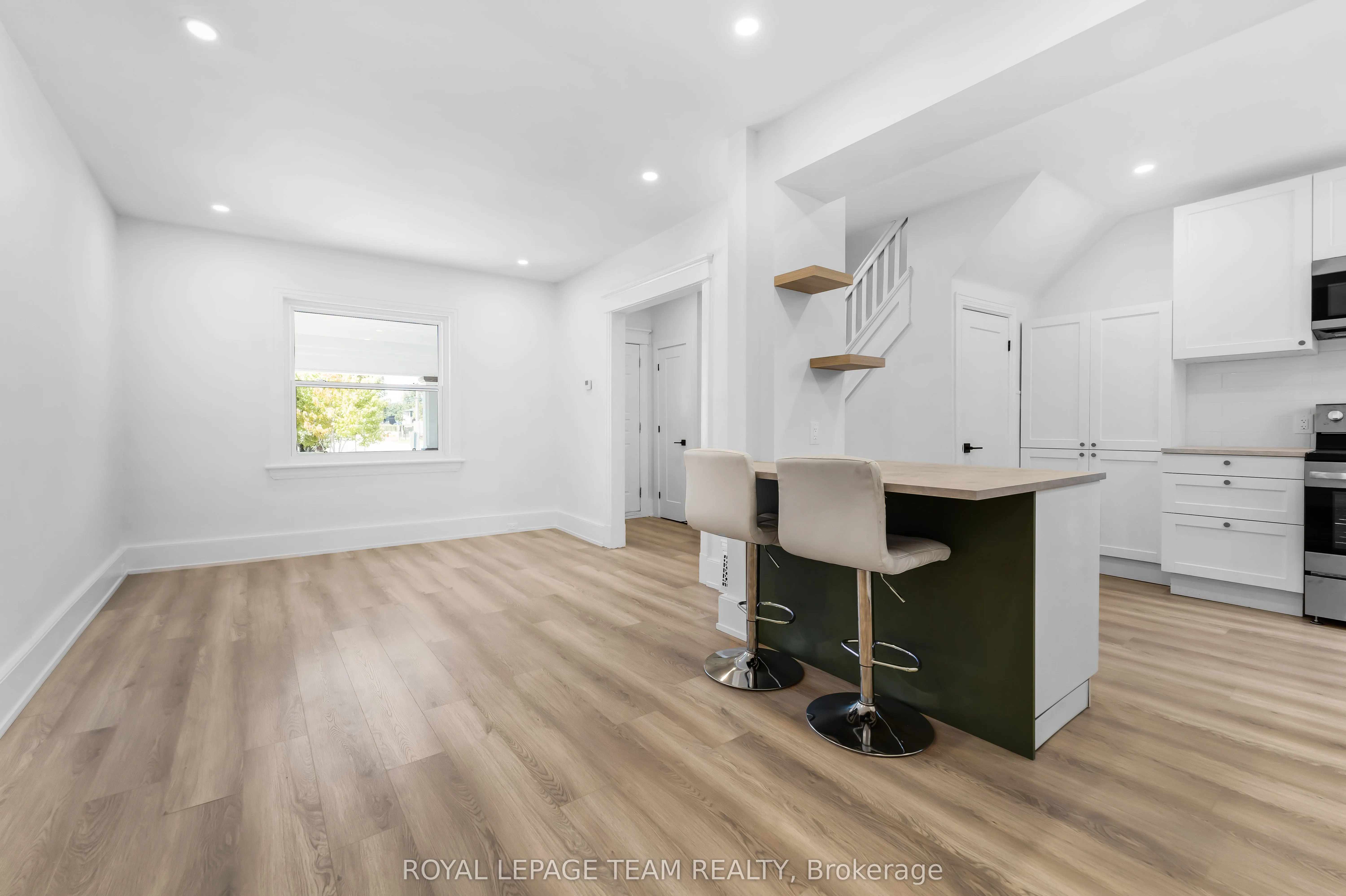 5 GILCHRIST Avenue