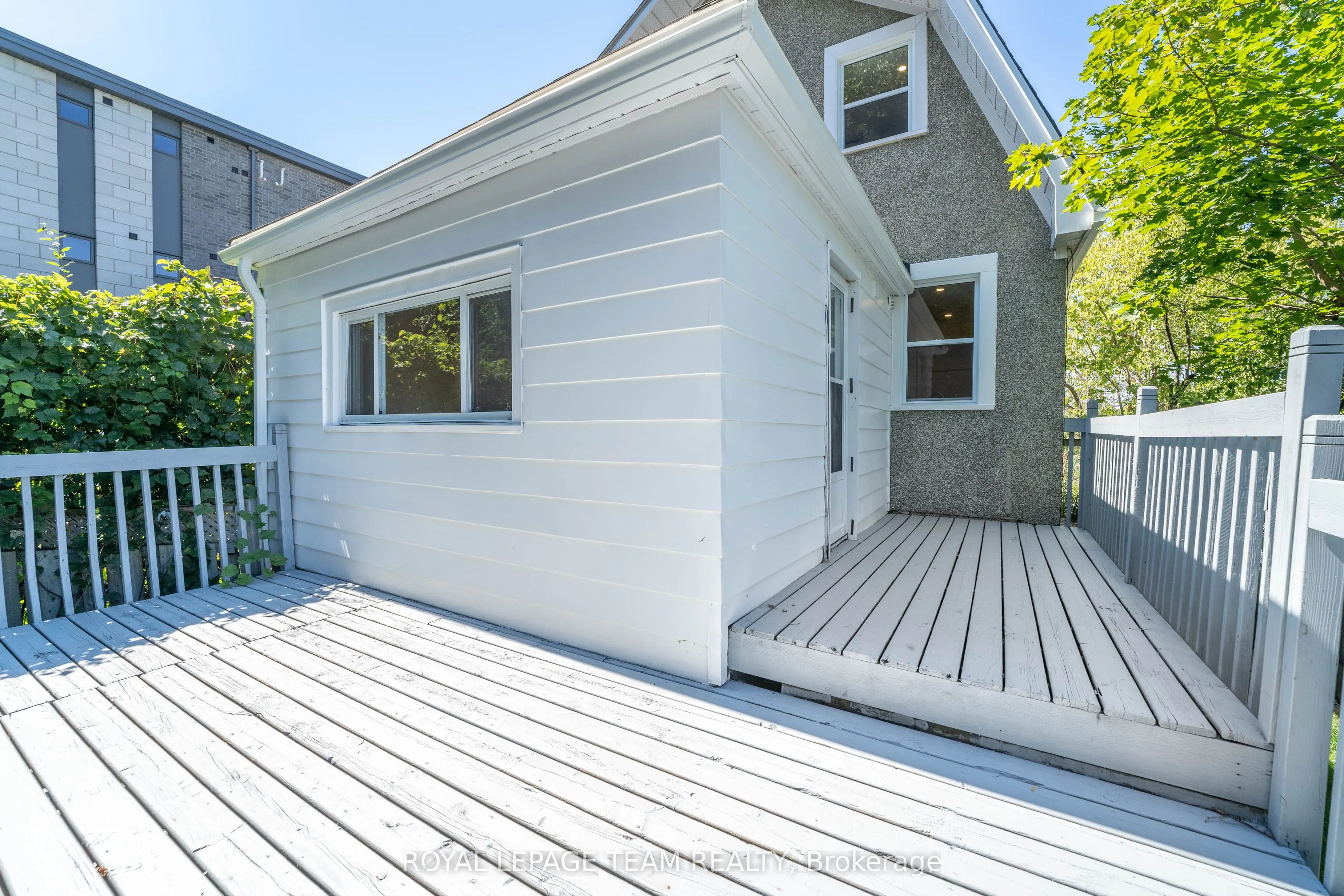 5 GILCHRIST Avenue