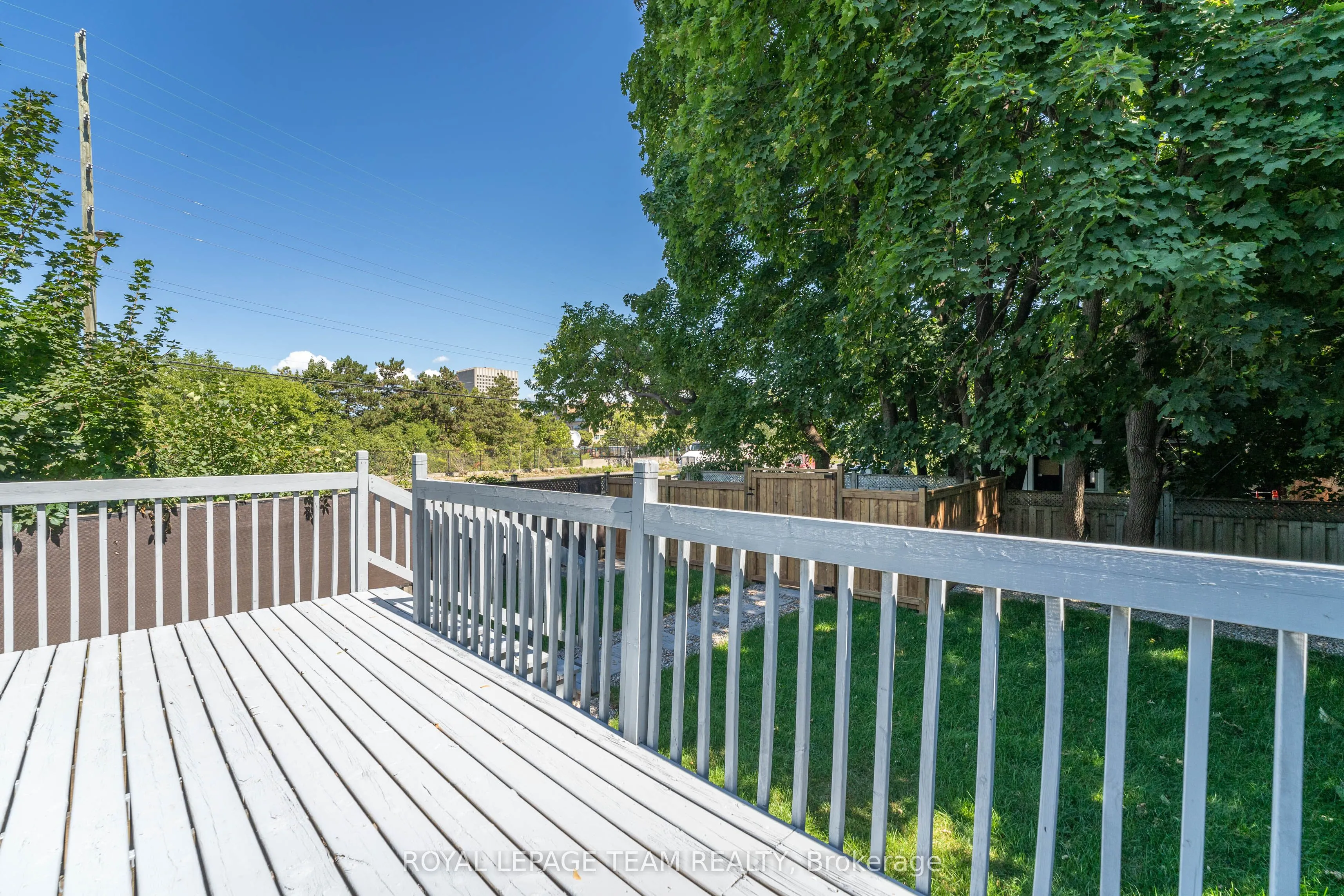 5 GILCHRIST Avenue
