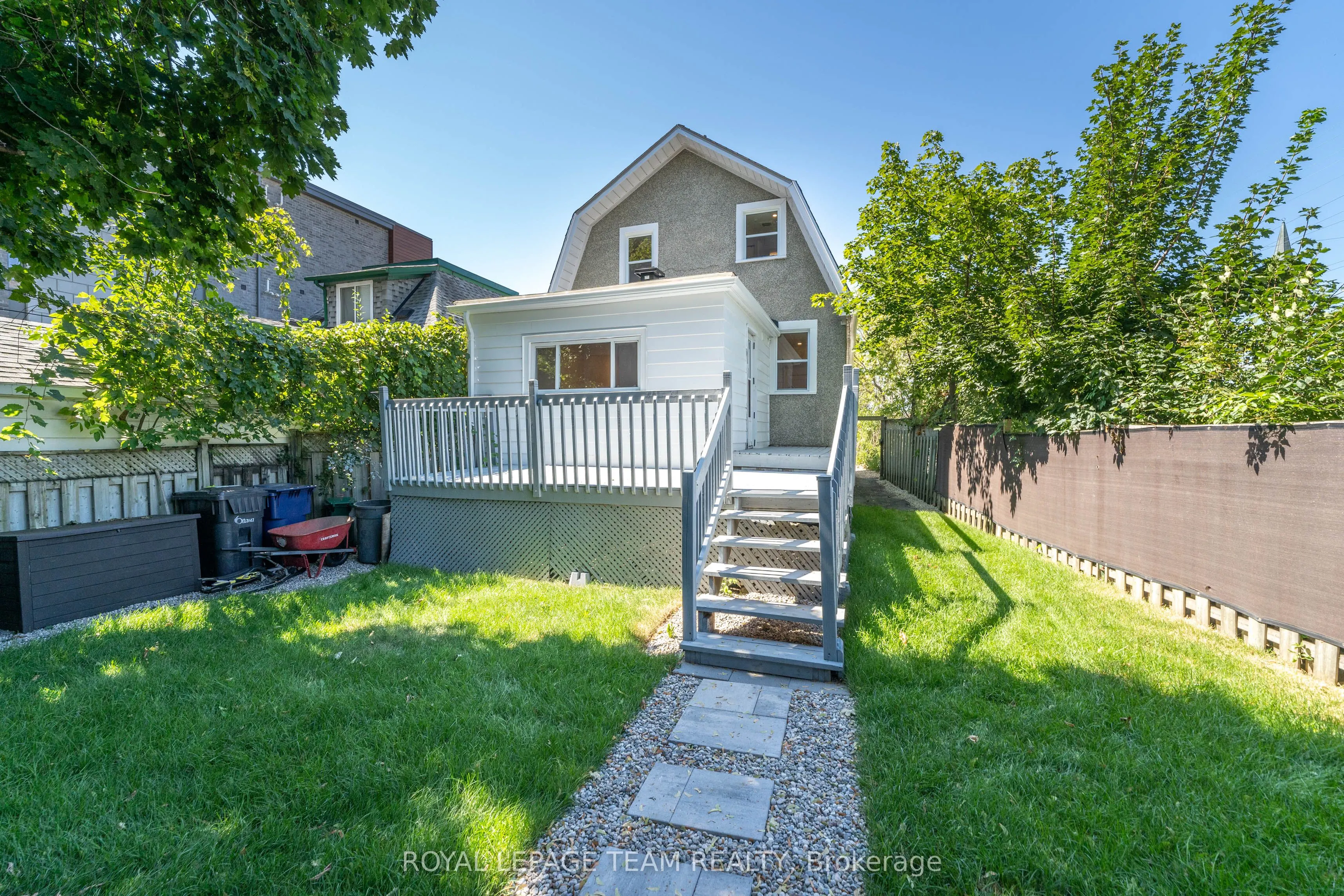 5 GILCHRIST Avenue