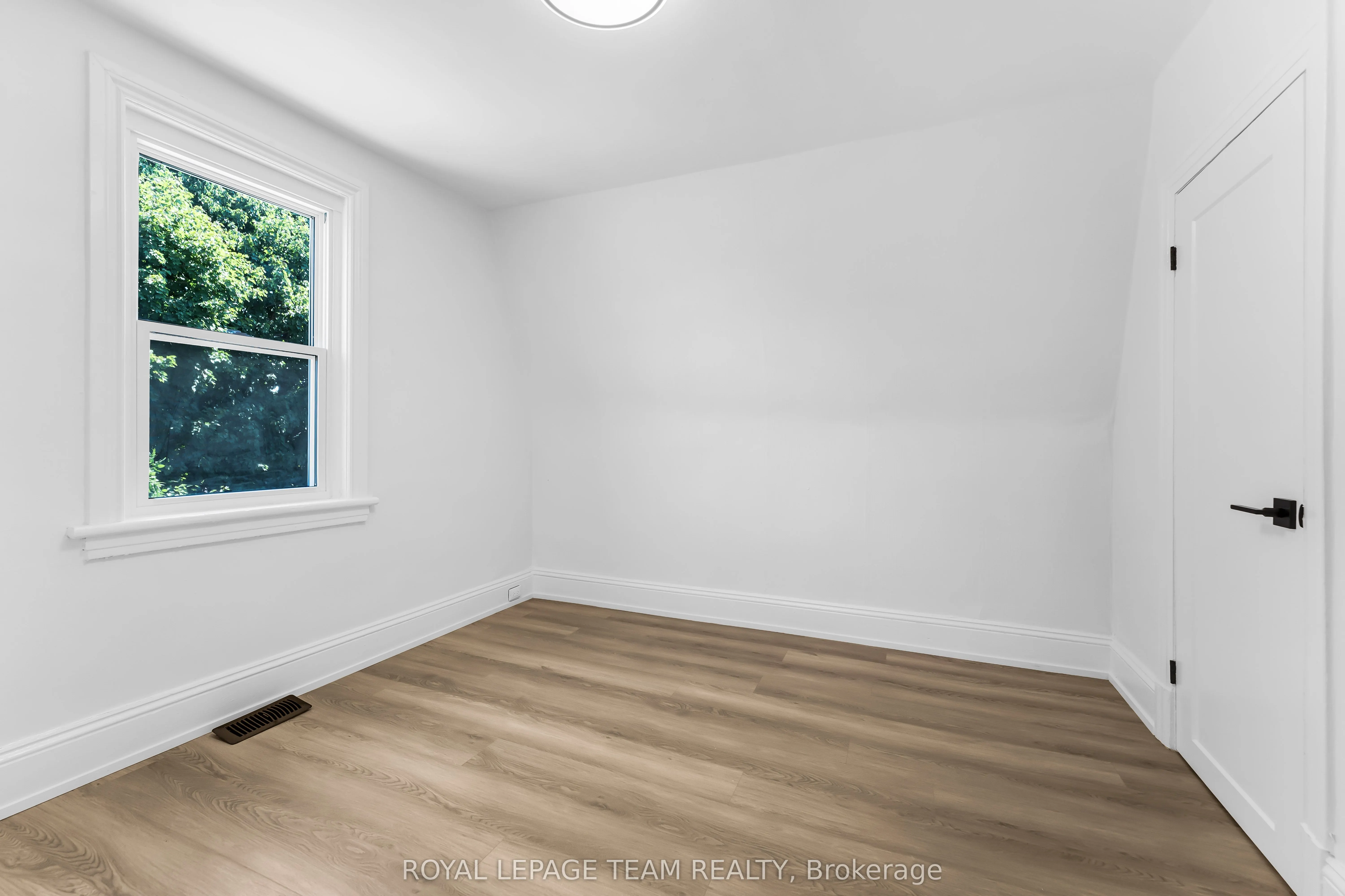 5 GILCHRIST Avenue