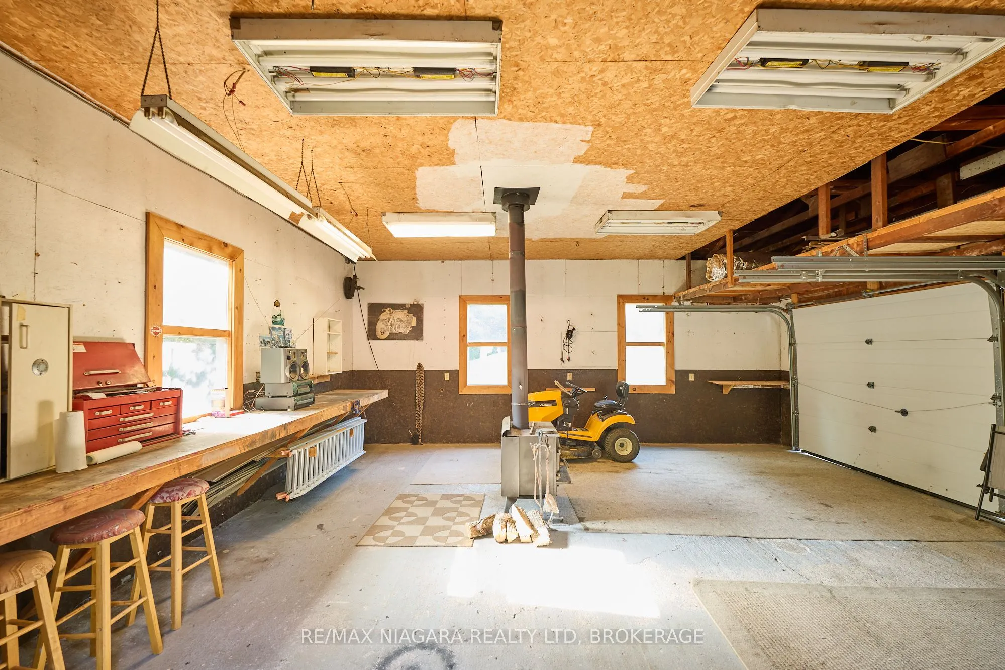 464 Gloria Road