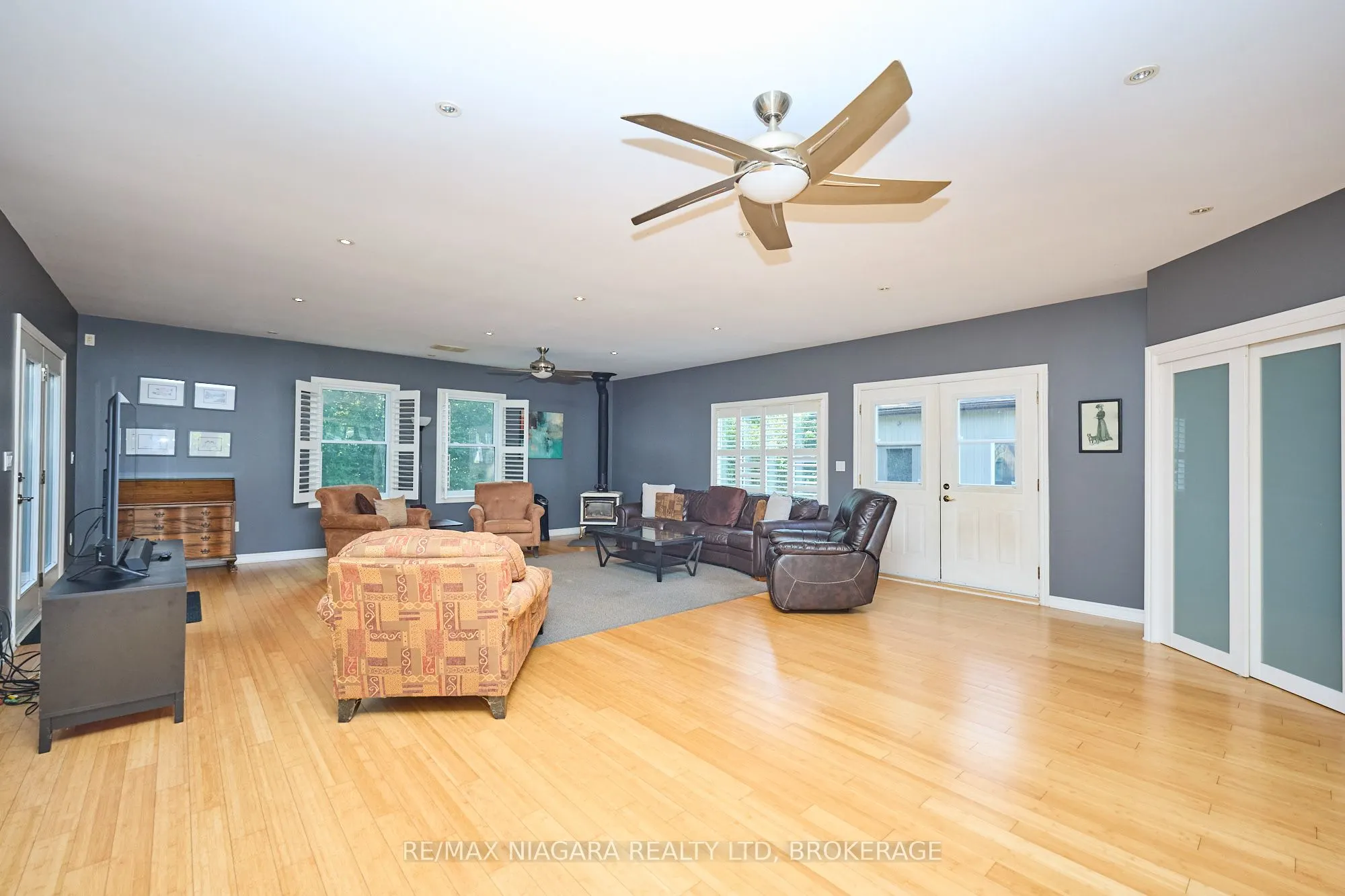 464 Gloria Road