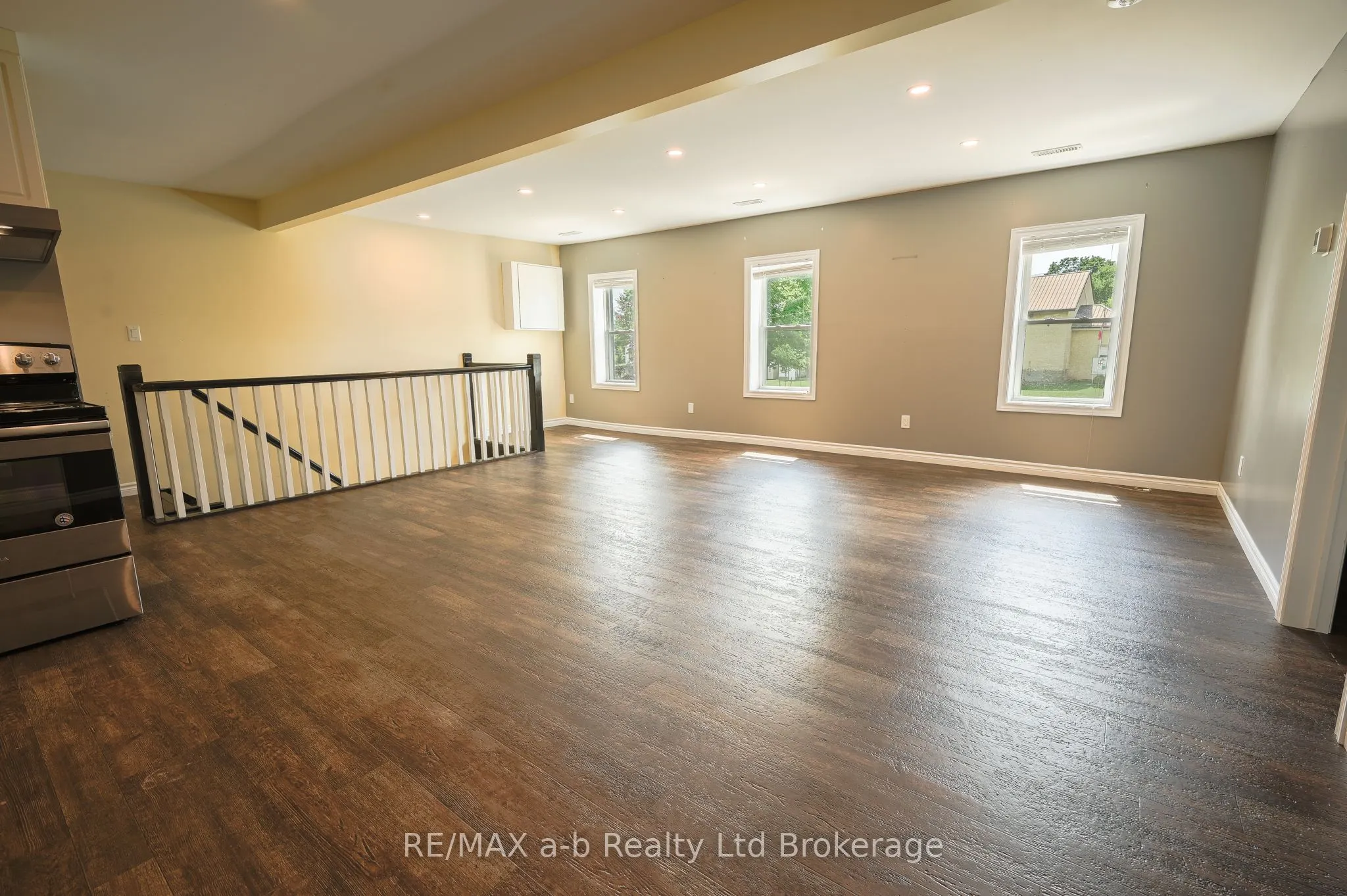 226 MIDDLE TOWNLINE Road