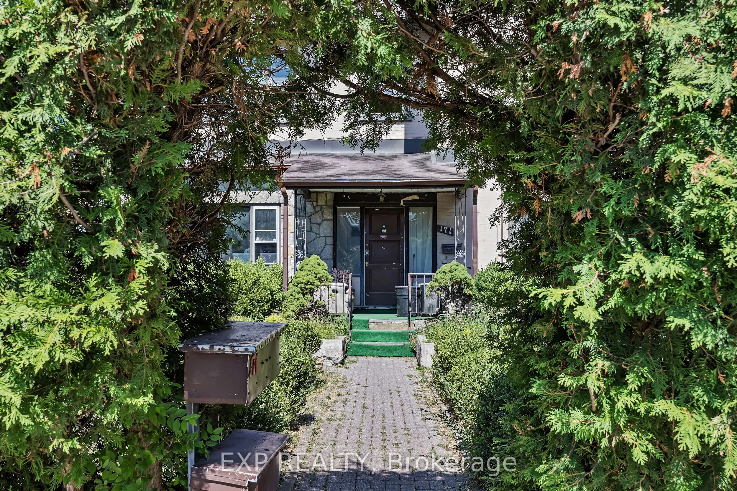 171 Daly Avenue