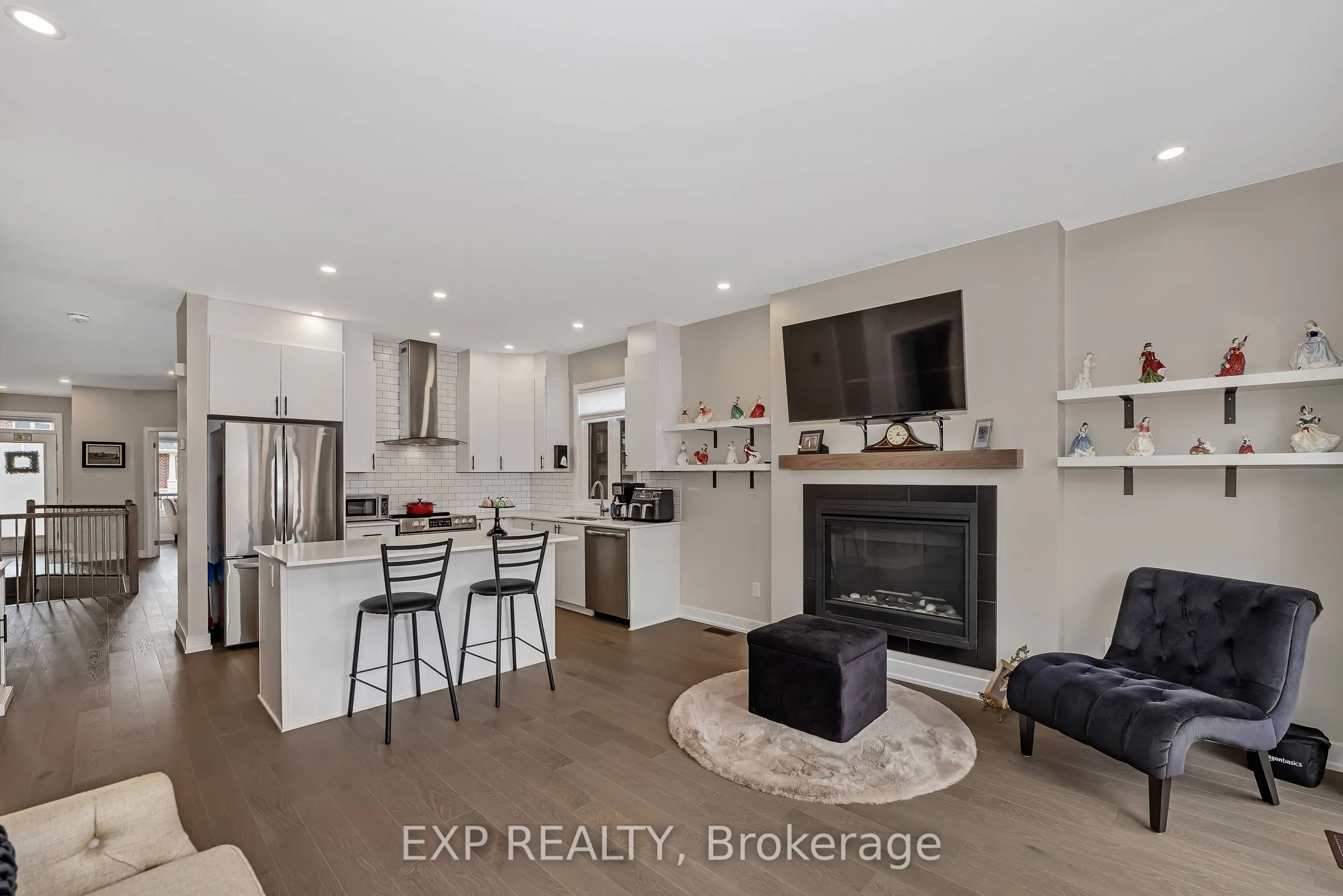 201 OSTERLEY Way