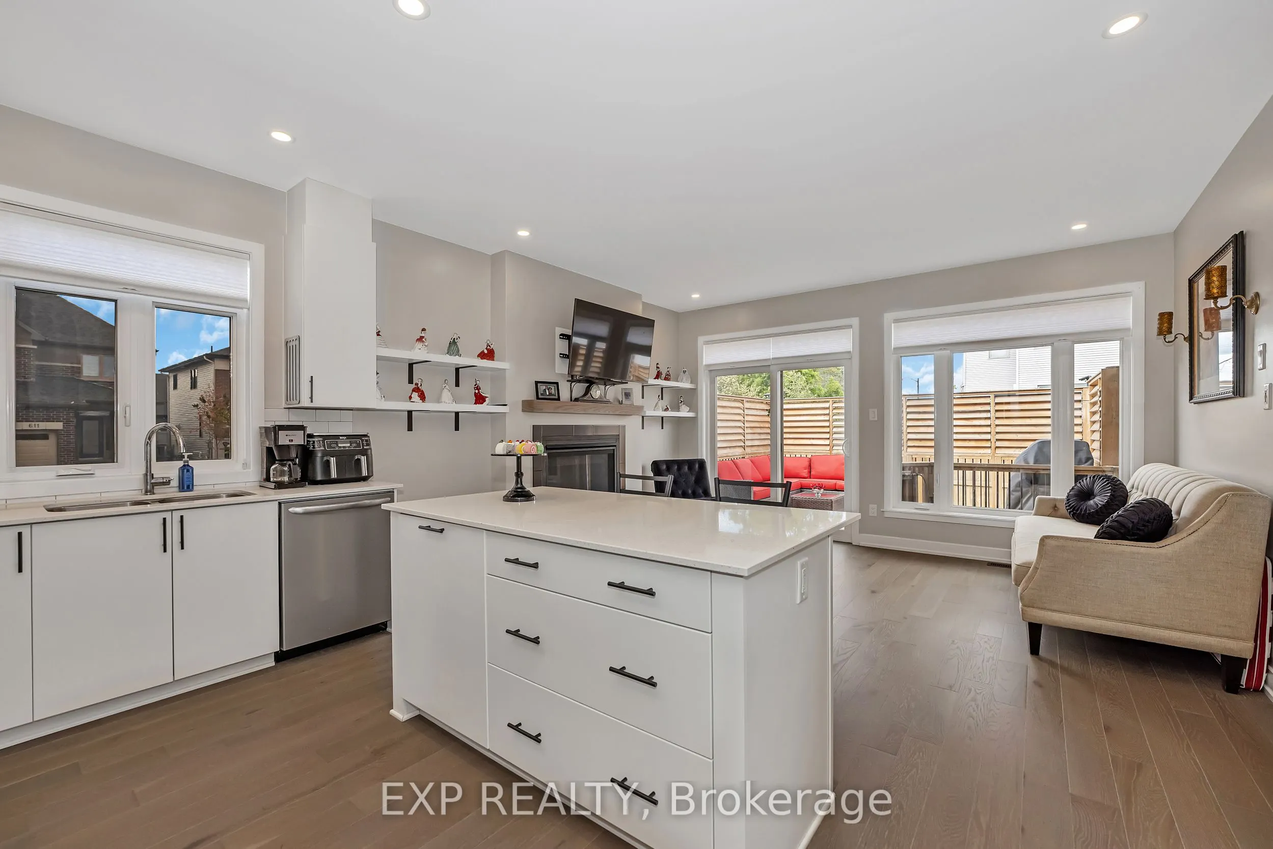 201 OSTERLEY Way