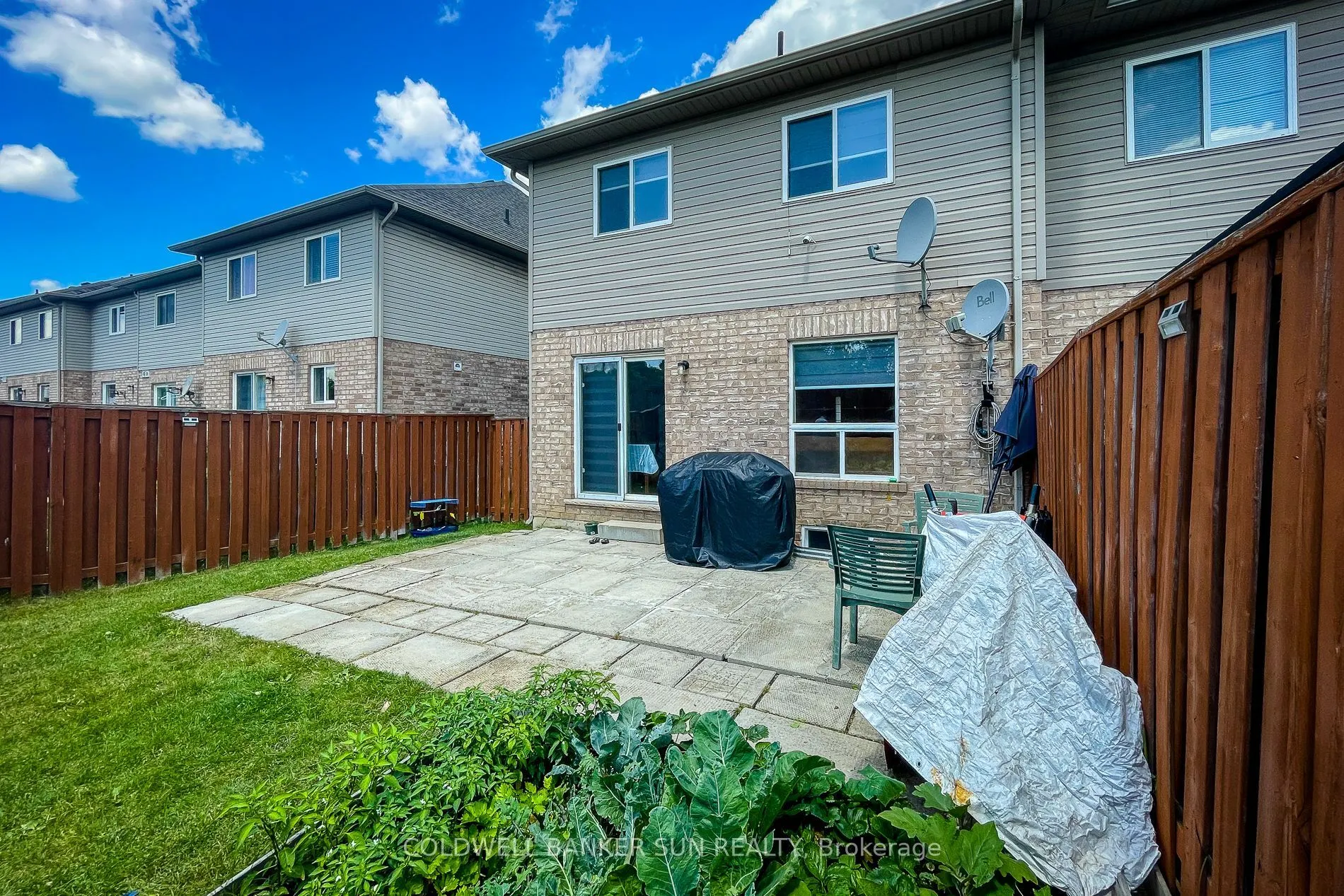 112 Meadow Wood Crescent