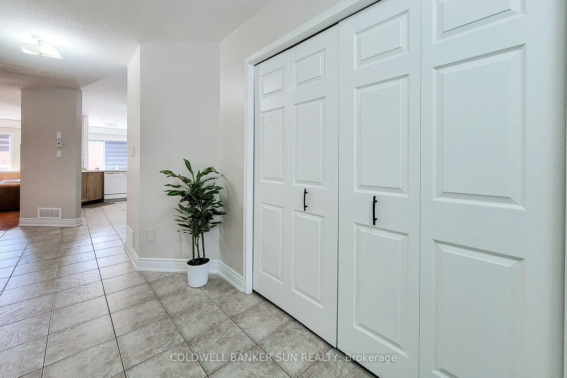 112 Meadow Wood Crescent