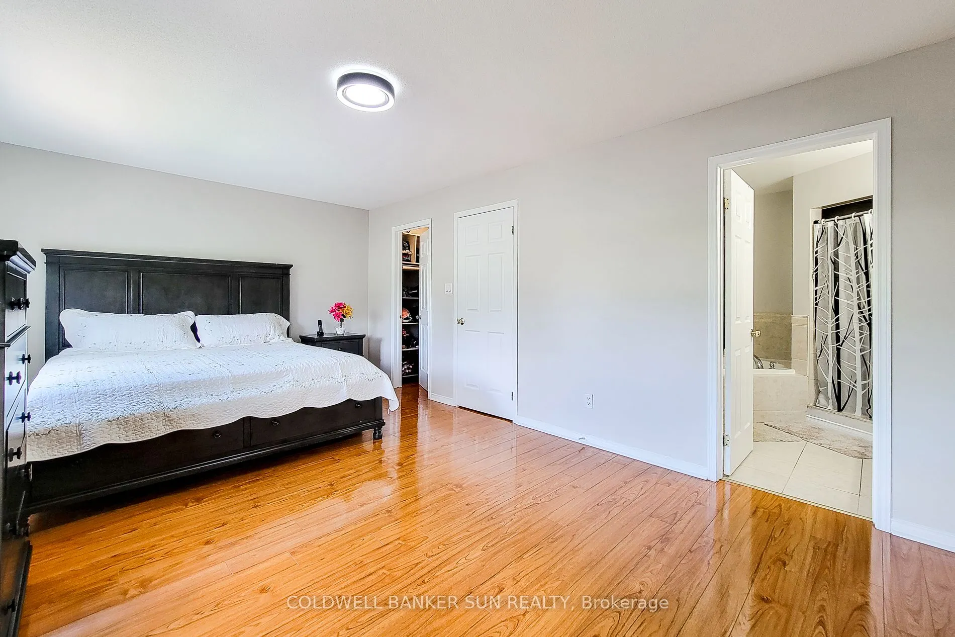 112 Meadow Wood Crescent