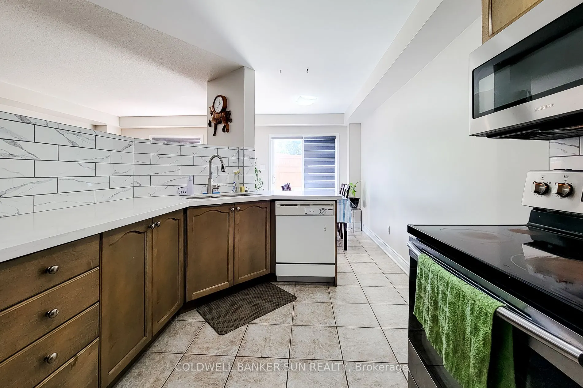 112 Meadow Wood Crescent