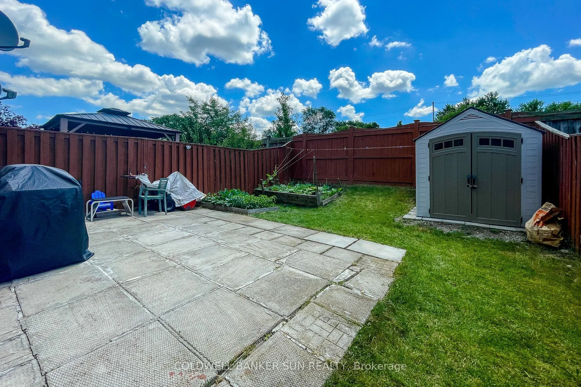 112 Meadow Wood Crescent