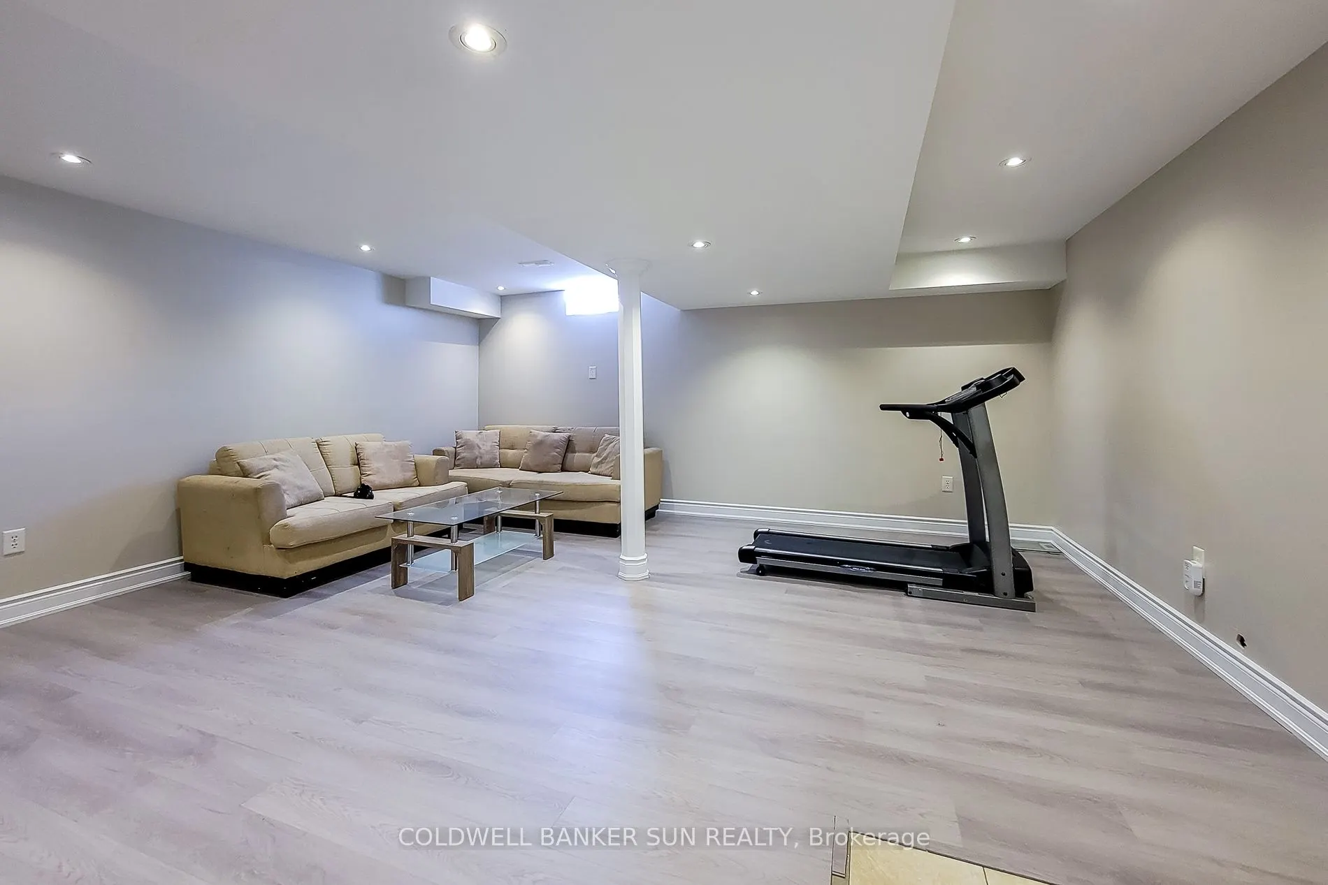 112 Meadow Wood Crescent