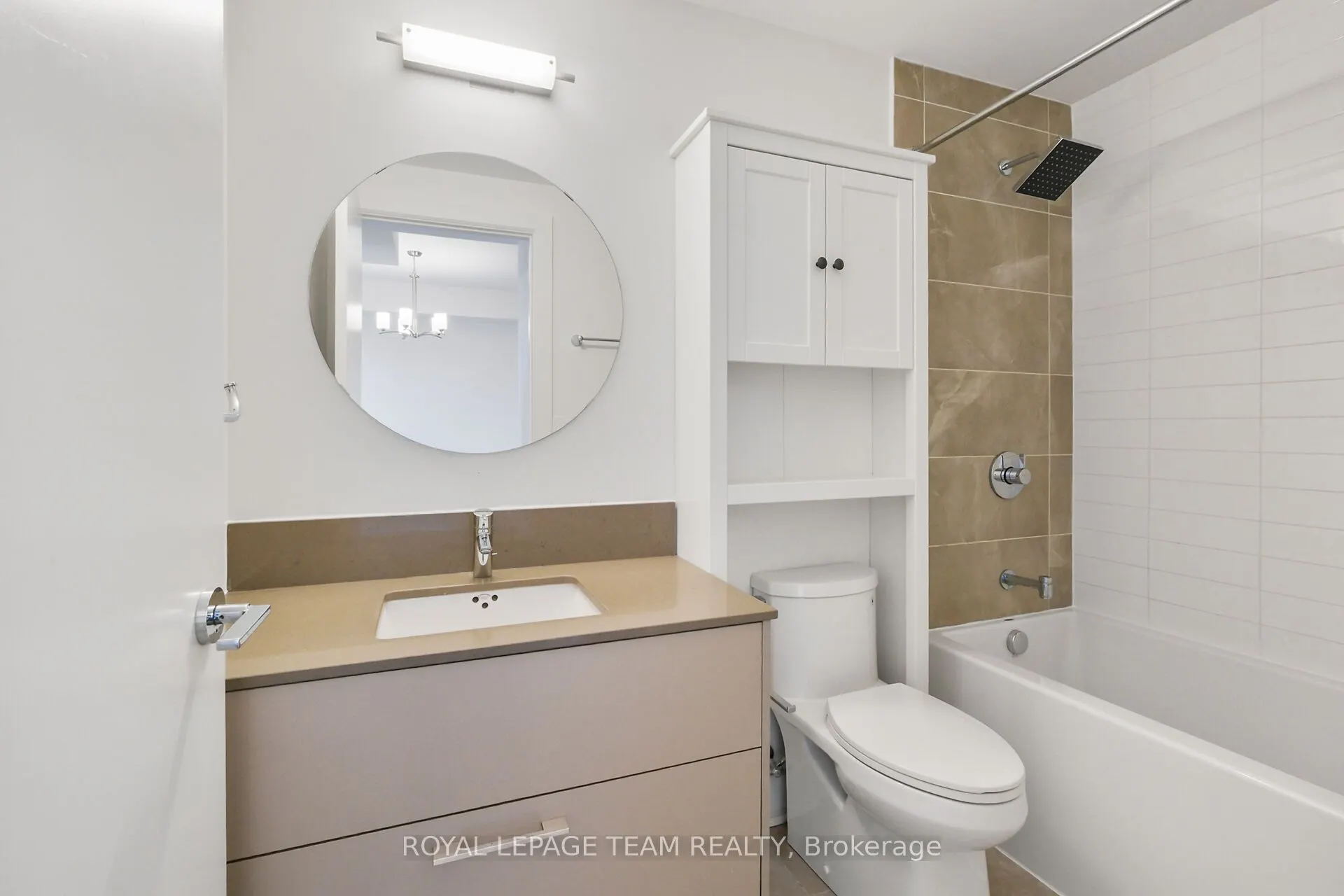 255 Bay Street, #909