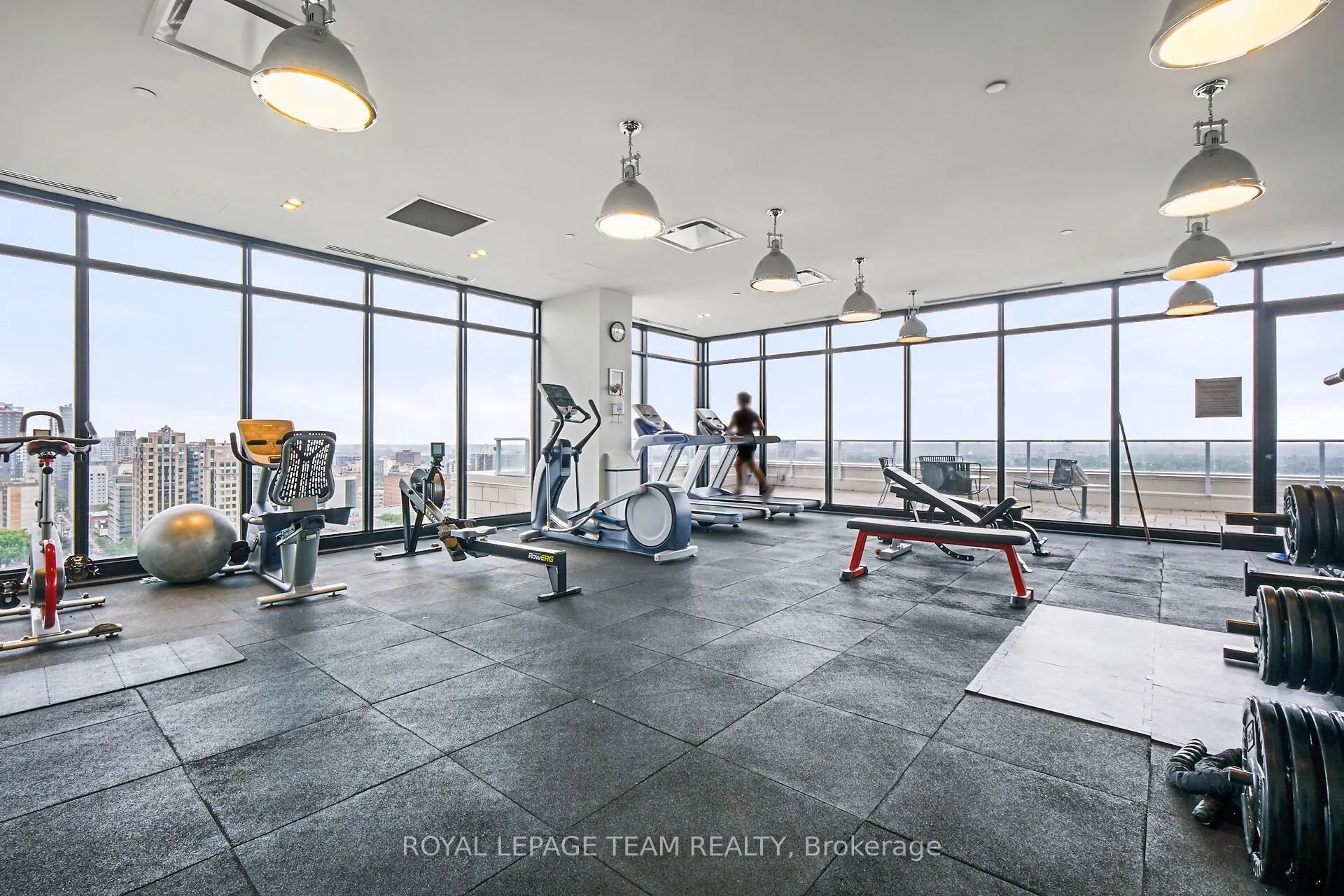255 Bay Street, #909