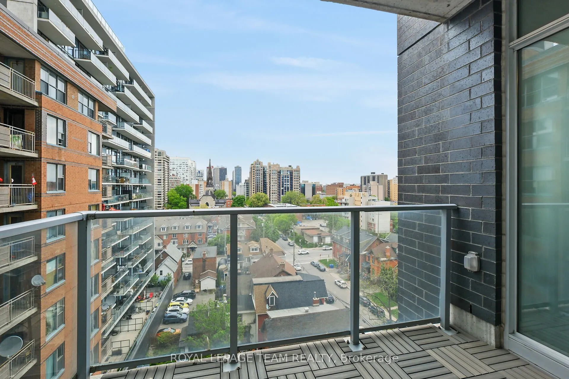 255 Bay Street, #909