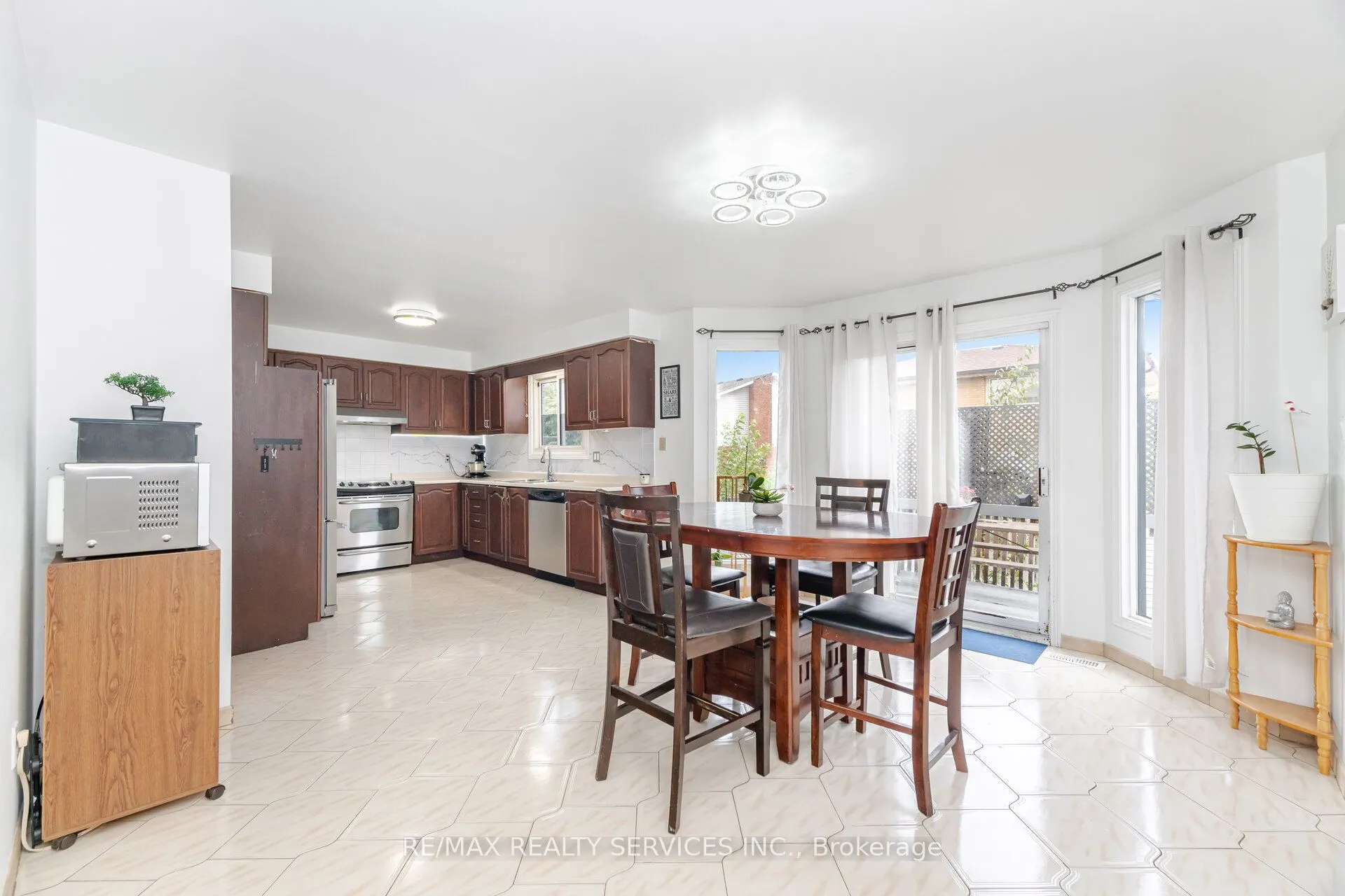 2 Morningstar Court