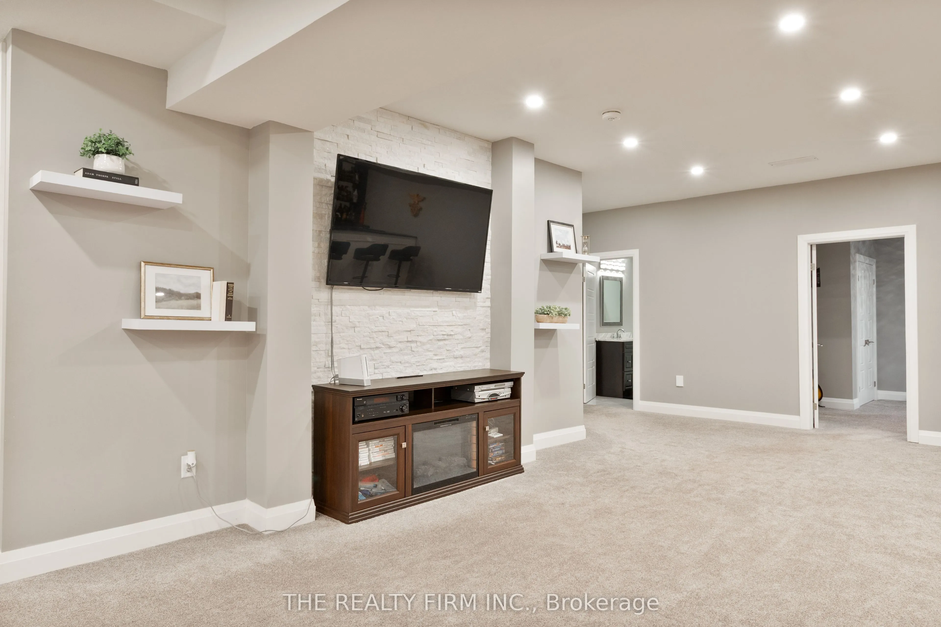 9861 Glendon Drive, #226