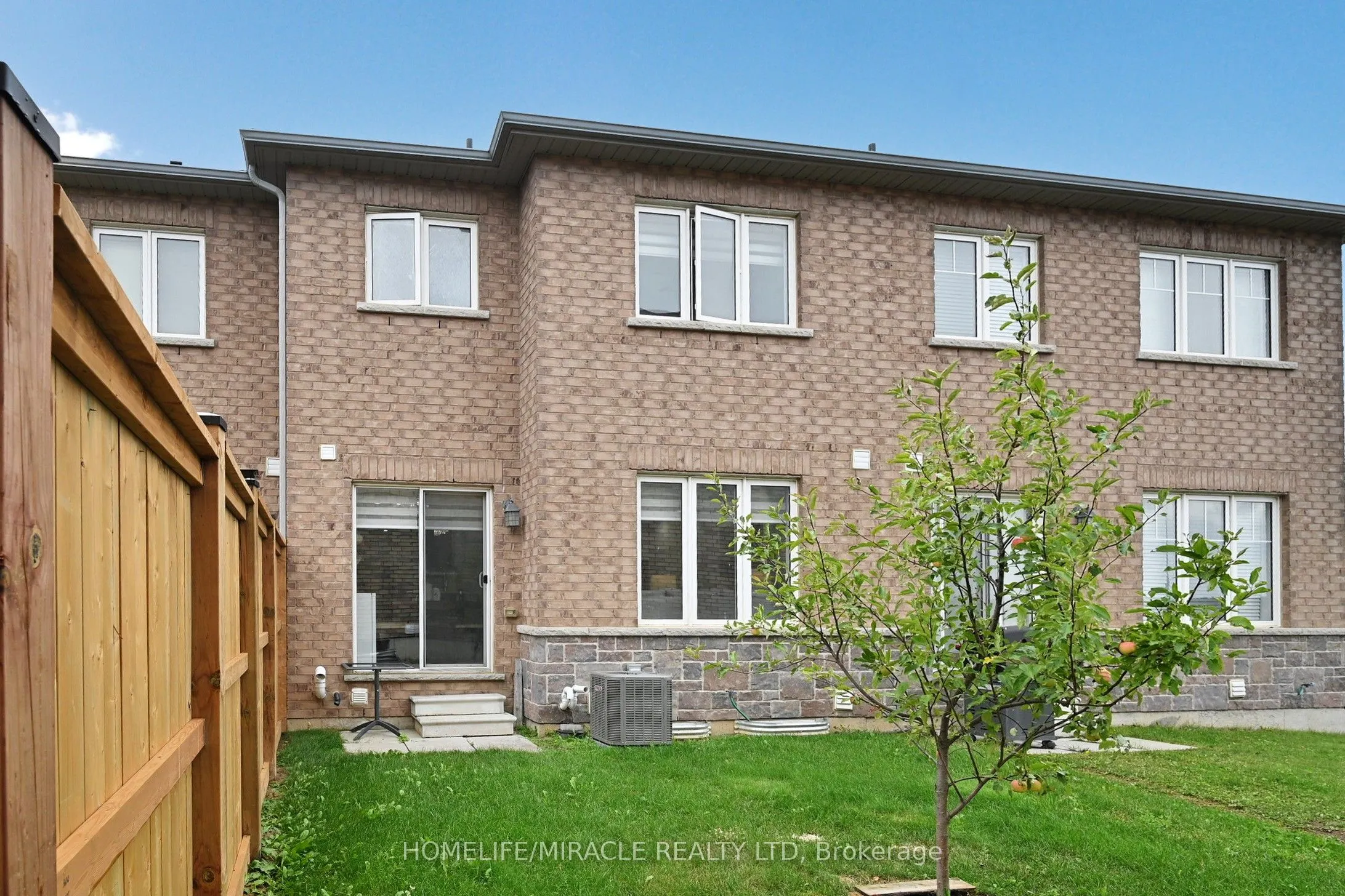 174 MacLachlan Avenue