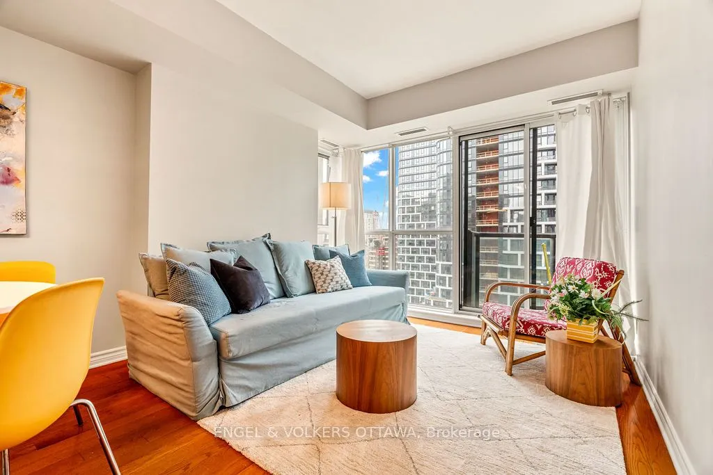 445 Laurier Avenue W, #1403