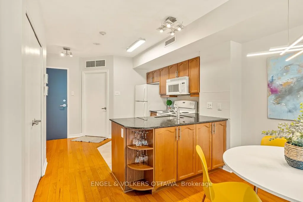 445 Laurier Avenue W, #1403