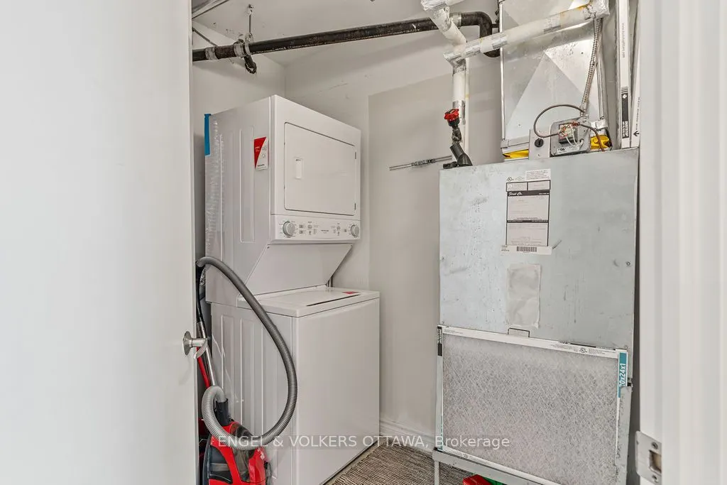 445 Laurier Avenue W, #1403