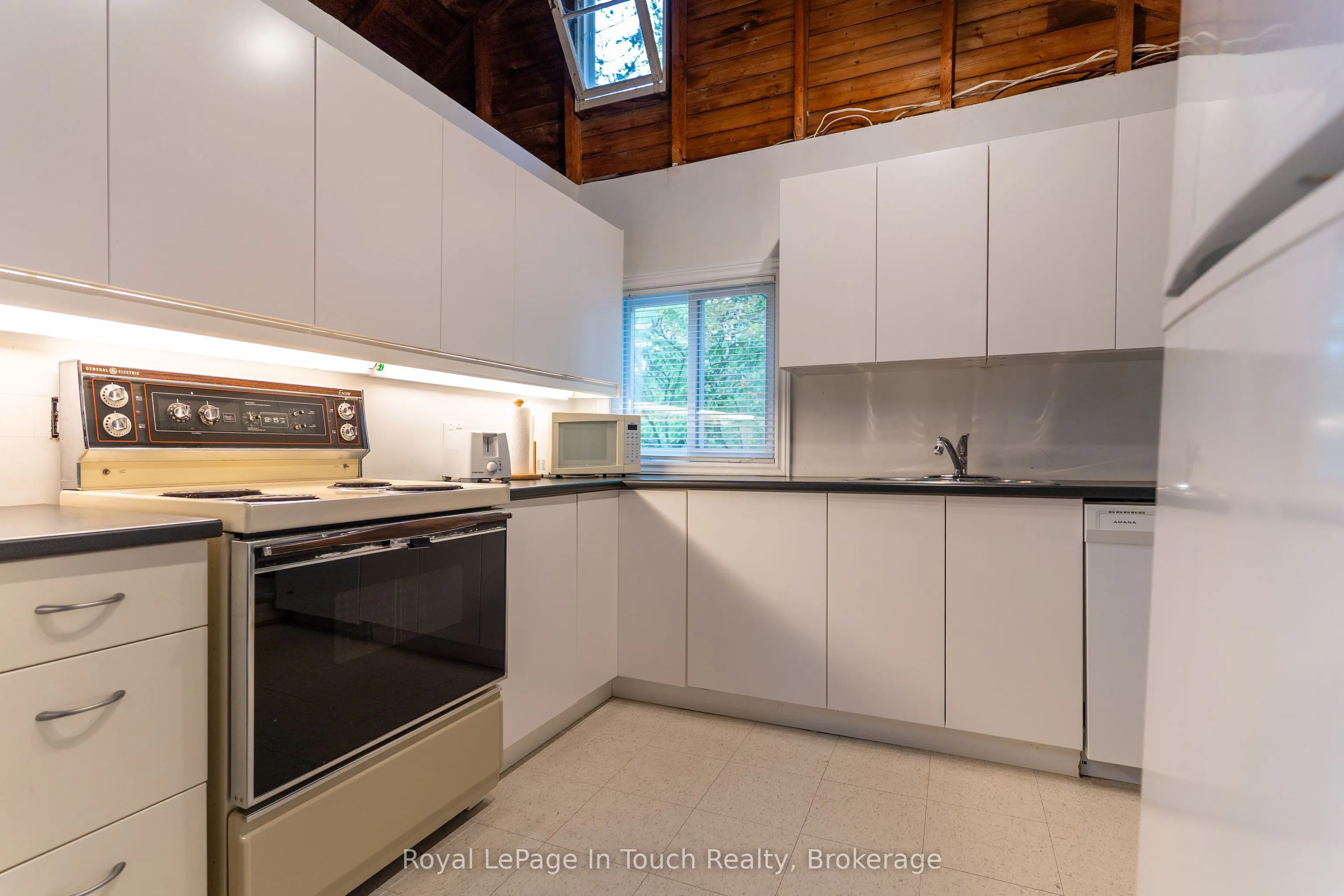 13182 Georgian Bay Shore