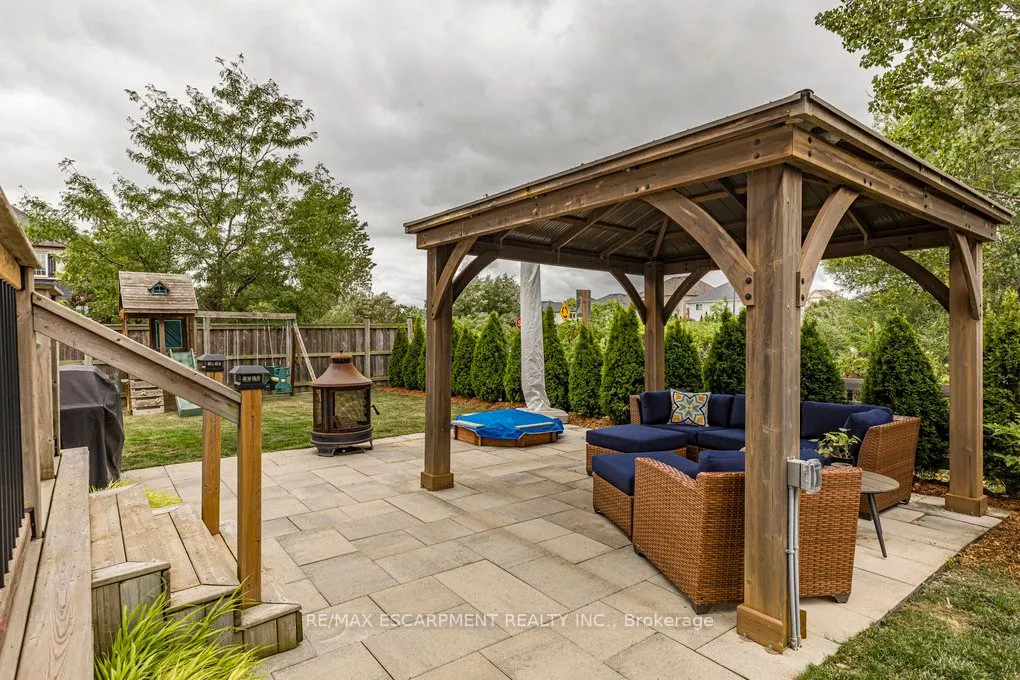 44 FOWLER Drive
