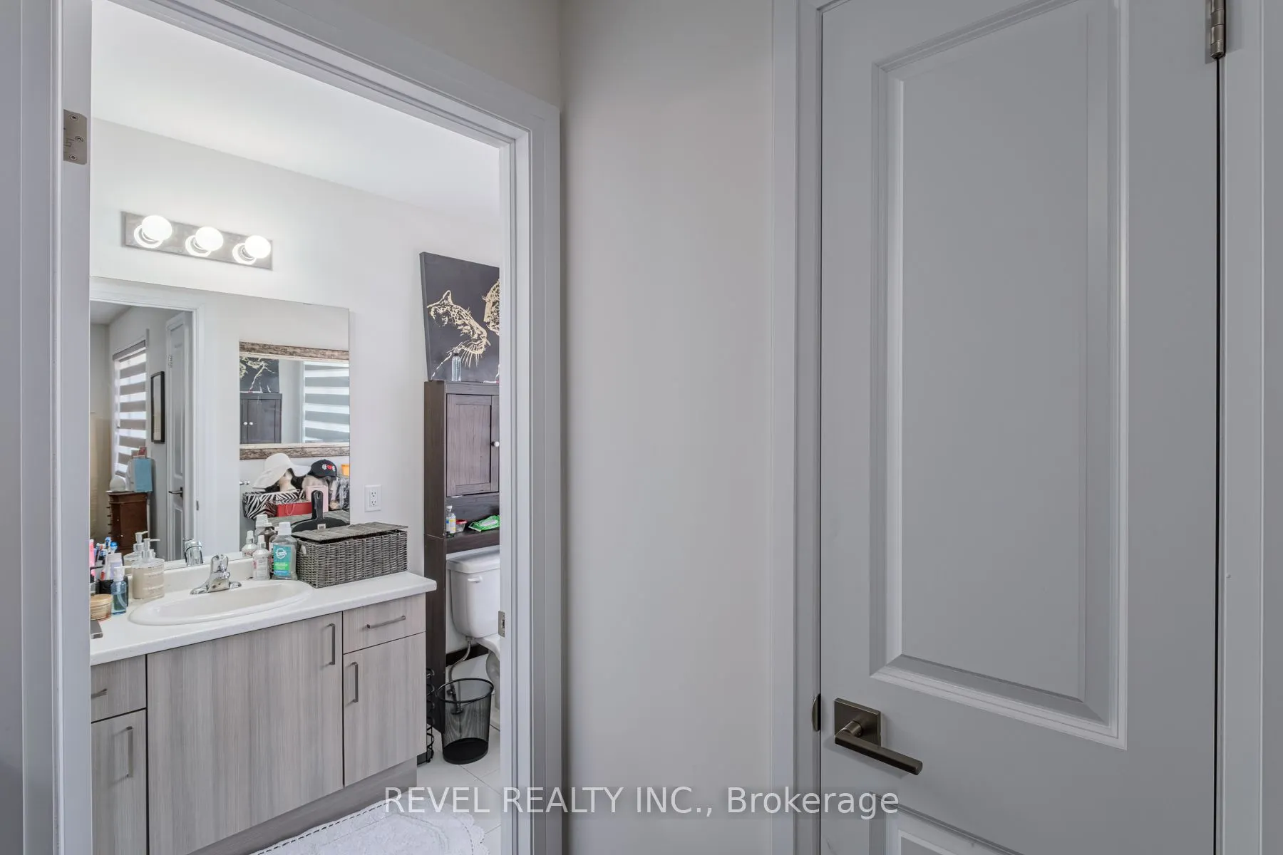 520 Grey Street, #11