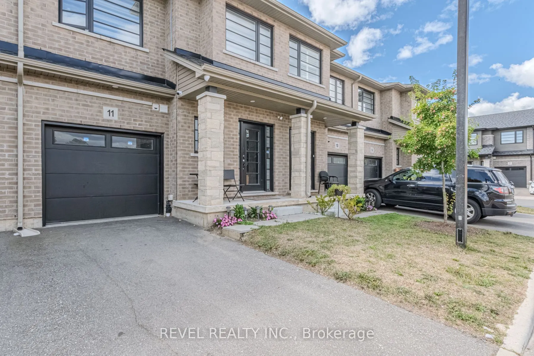 520 Grey Street, #11
