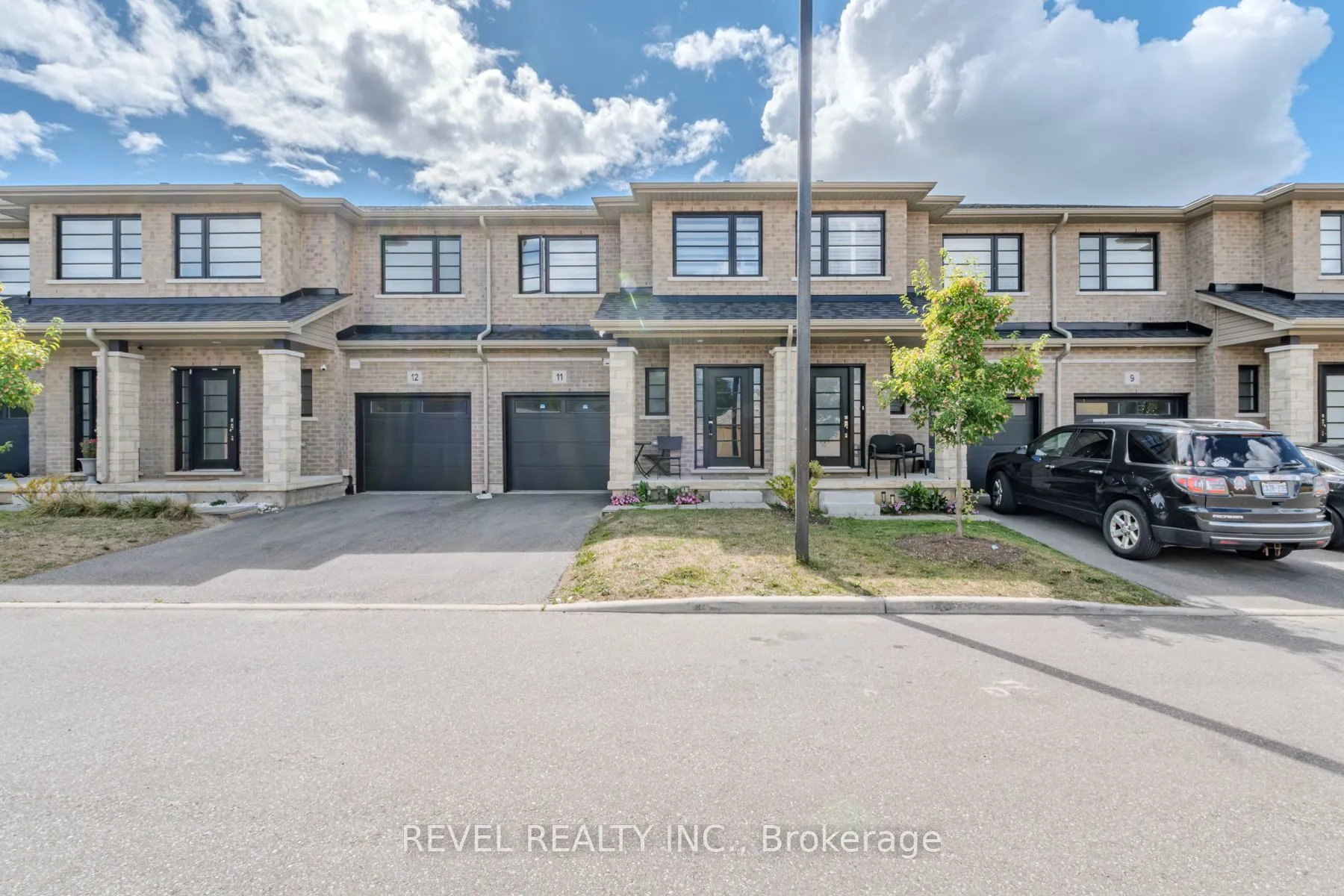 520 Grey Street, #11