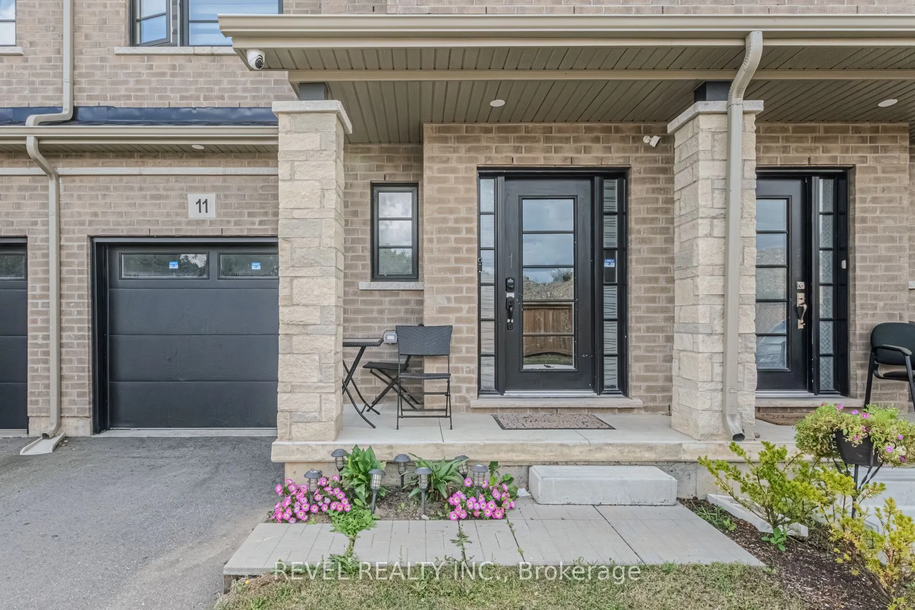 520 Grey Street, #11