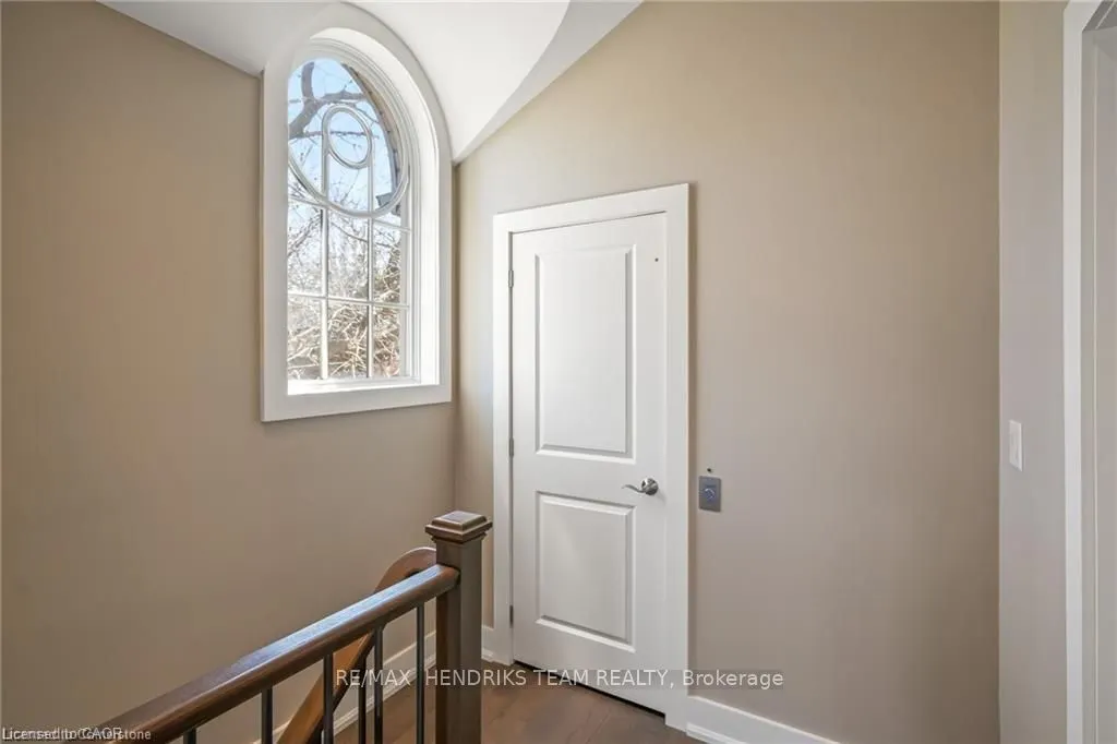 19 Lake Street, #20