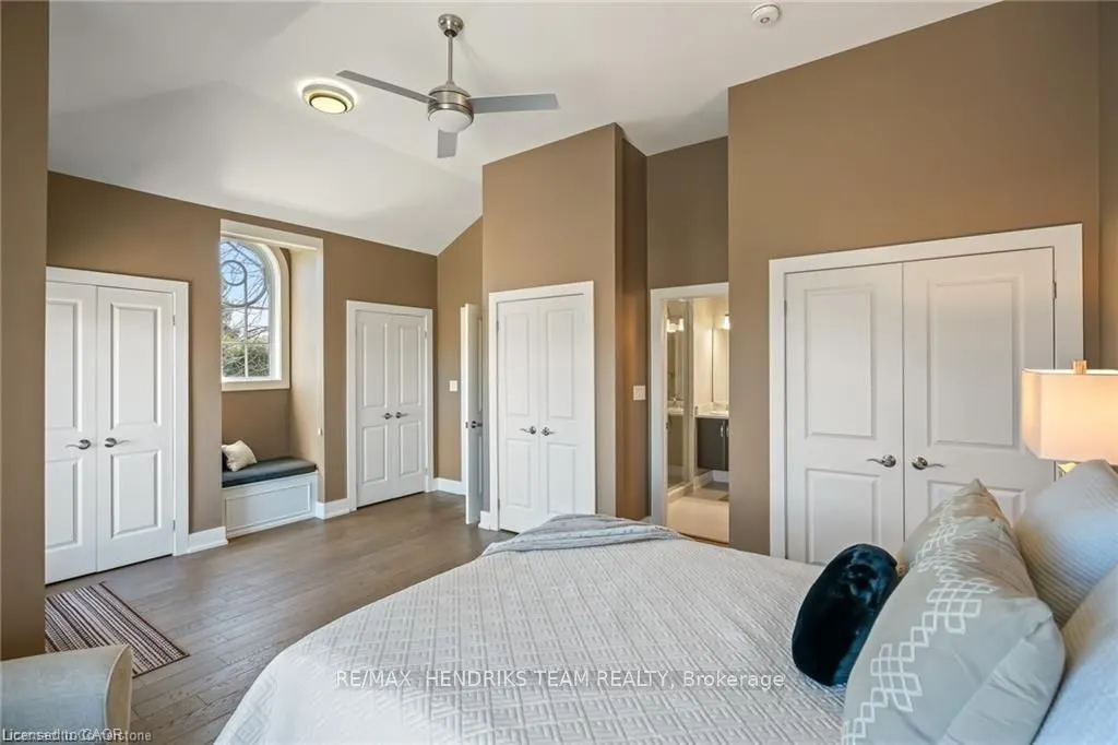 19 Lake Street, #20