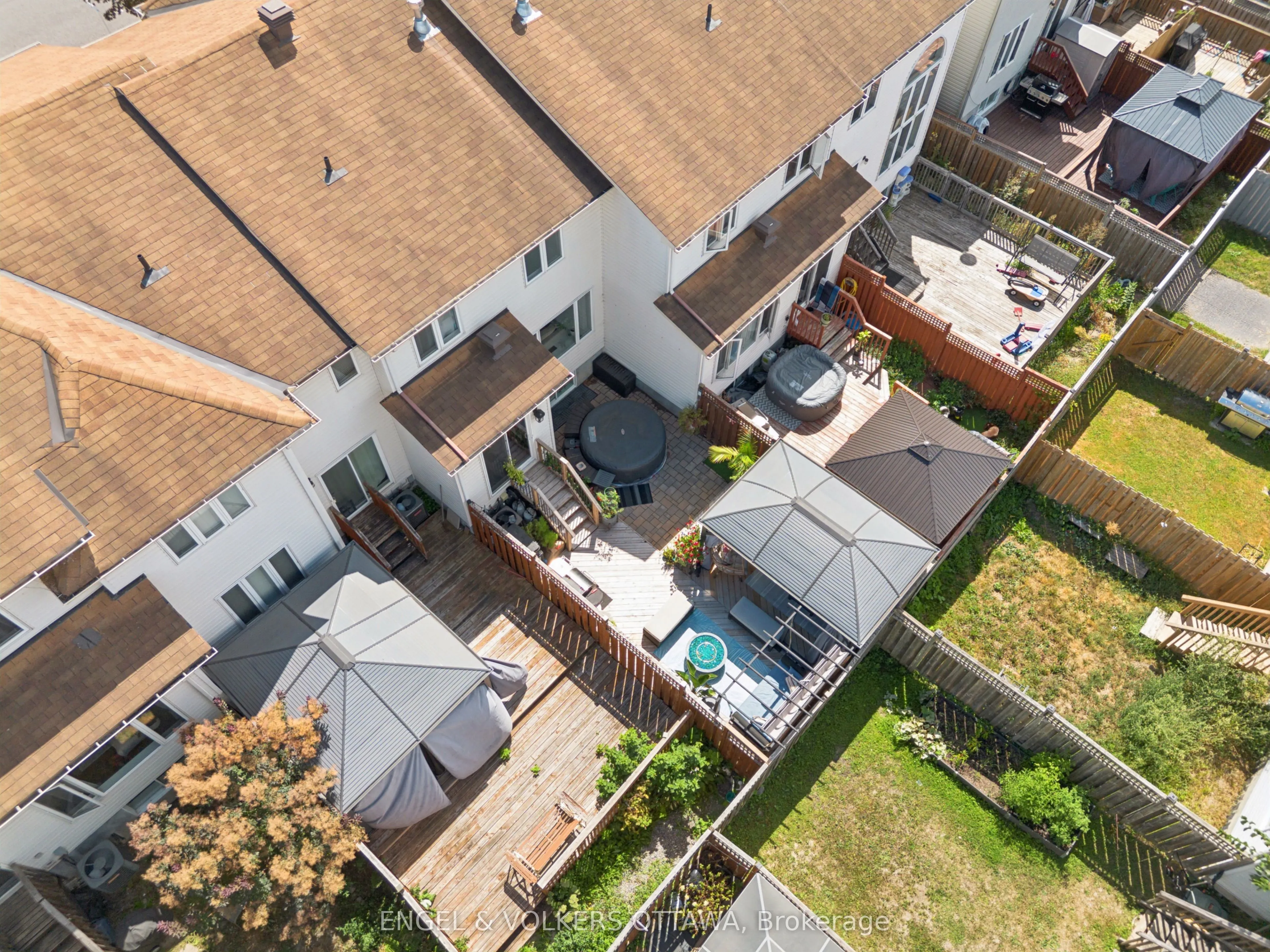 247 Rolling Meadow Crescent