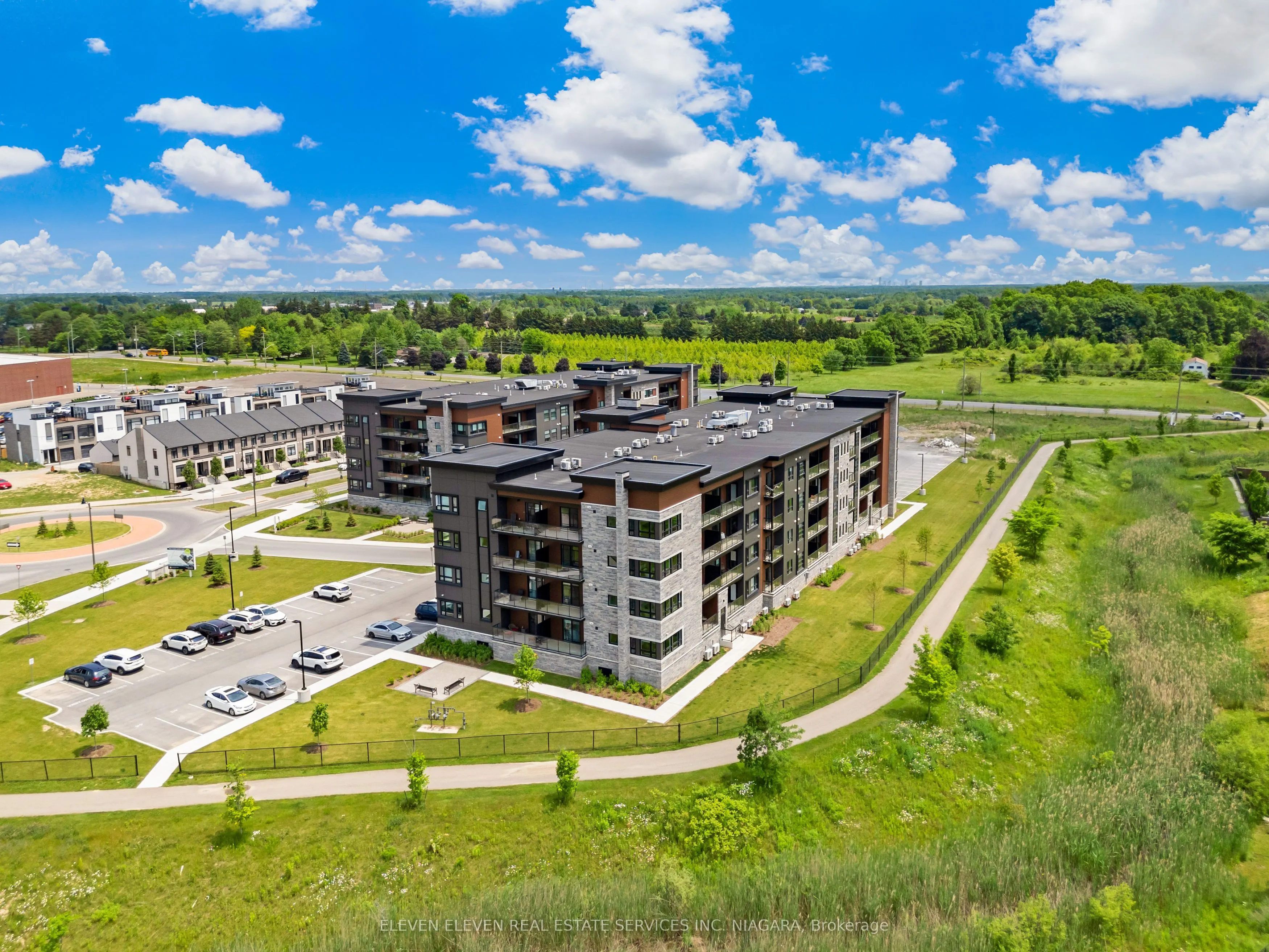 118 Summersides Boulevard, #402