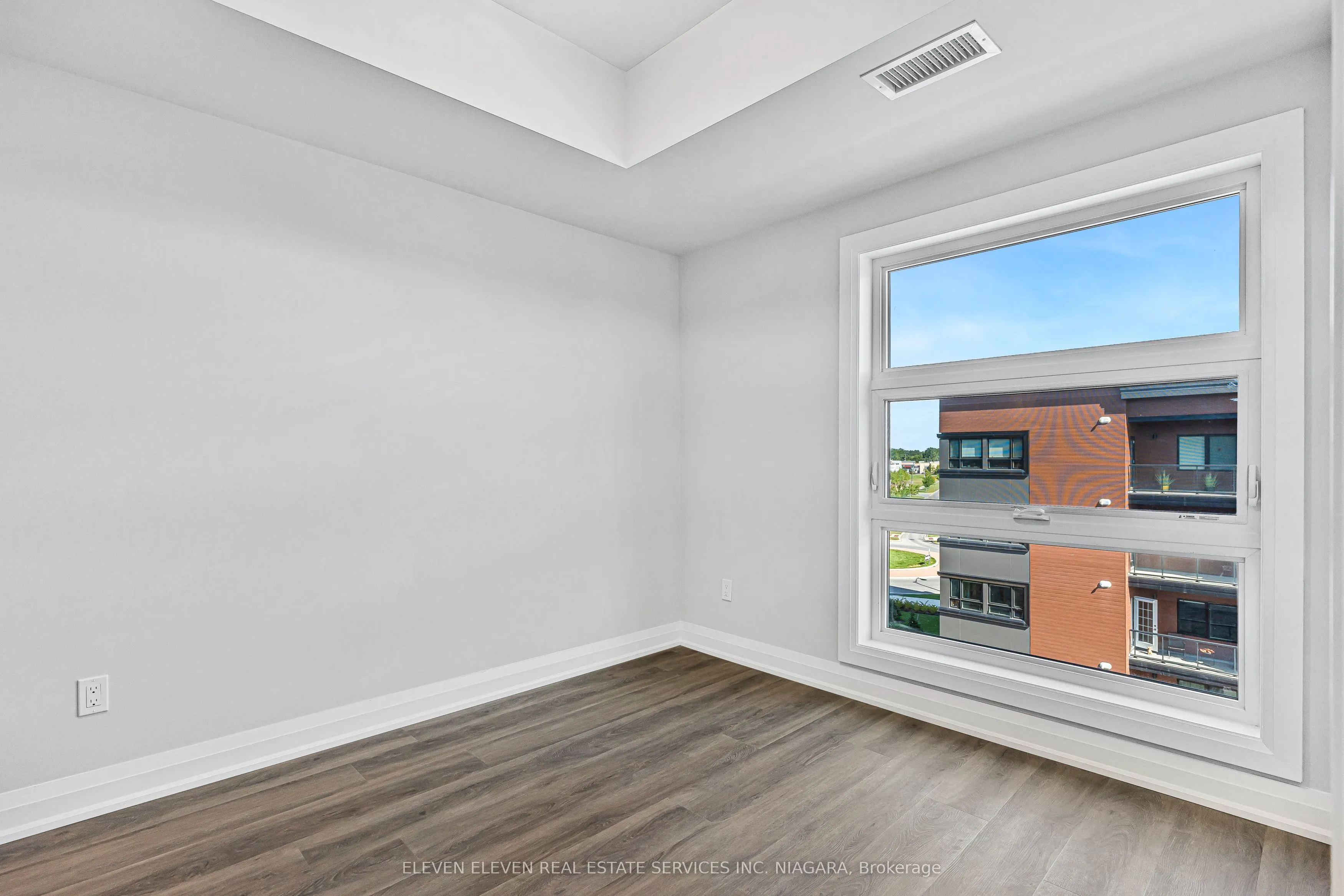 118 Summersides Boulevard, #402