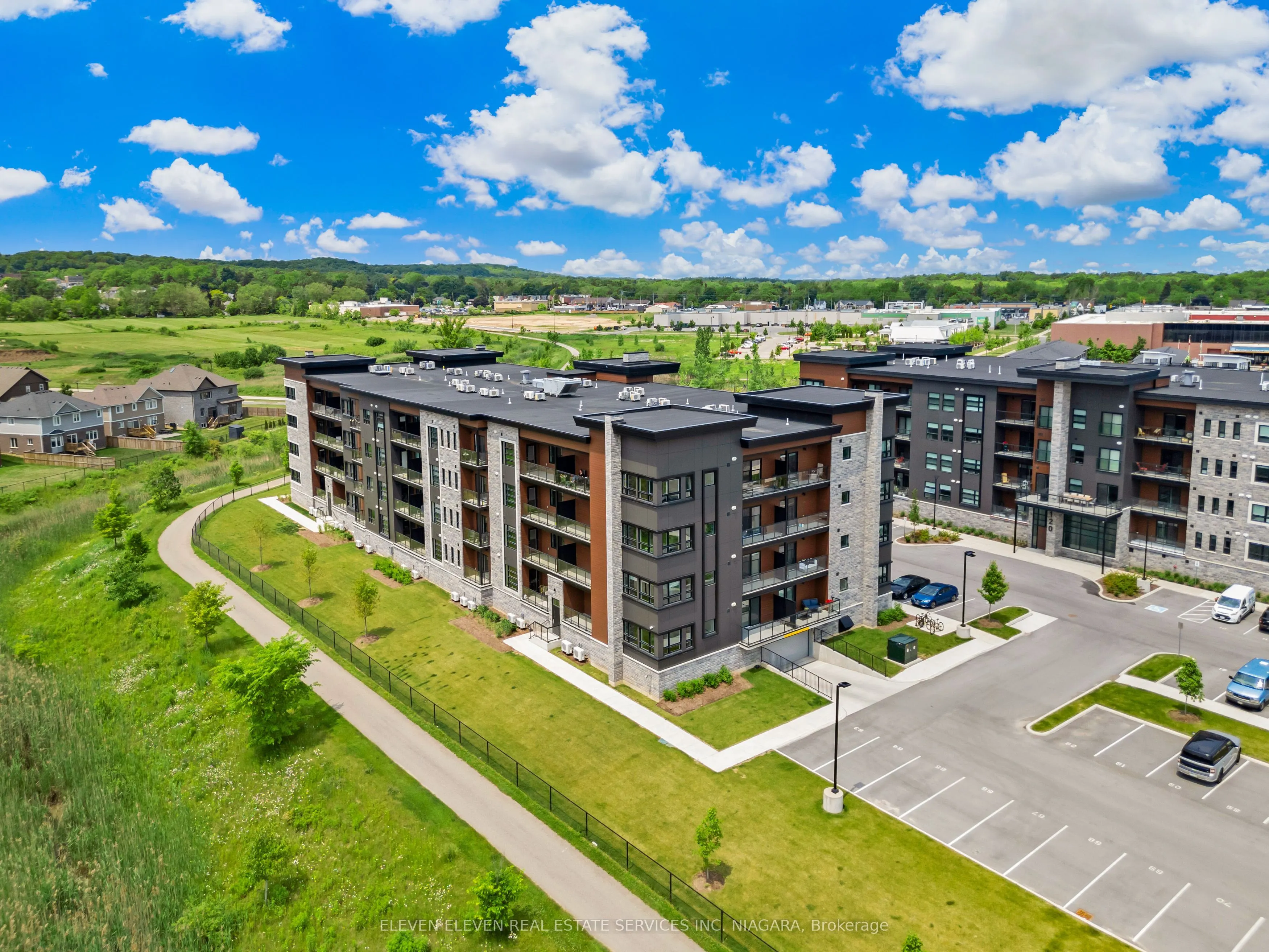 118 Summersides Boulevard, #402