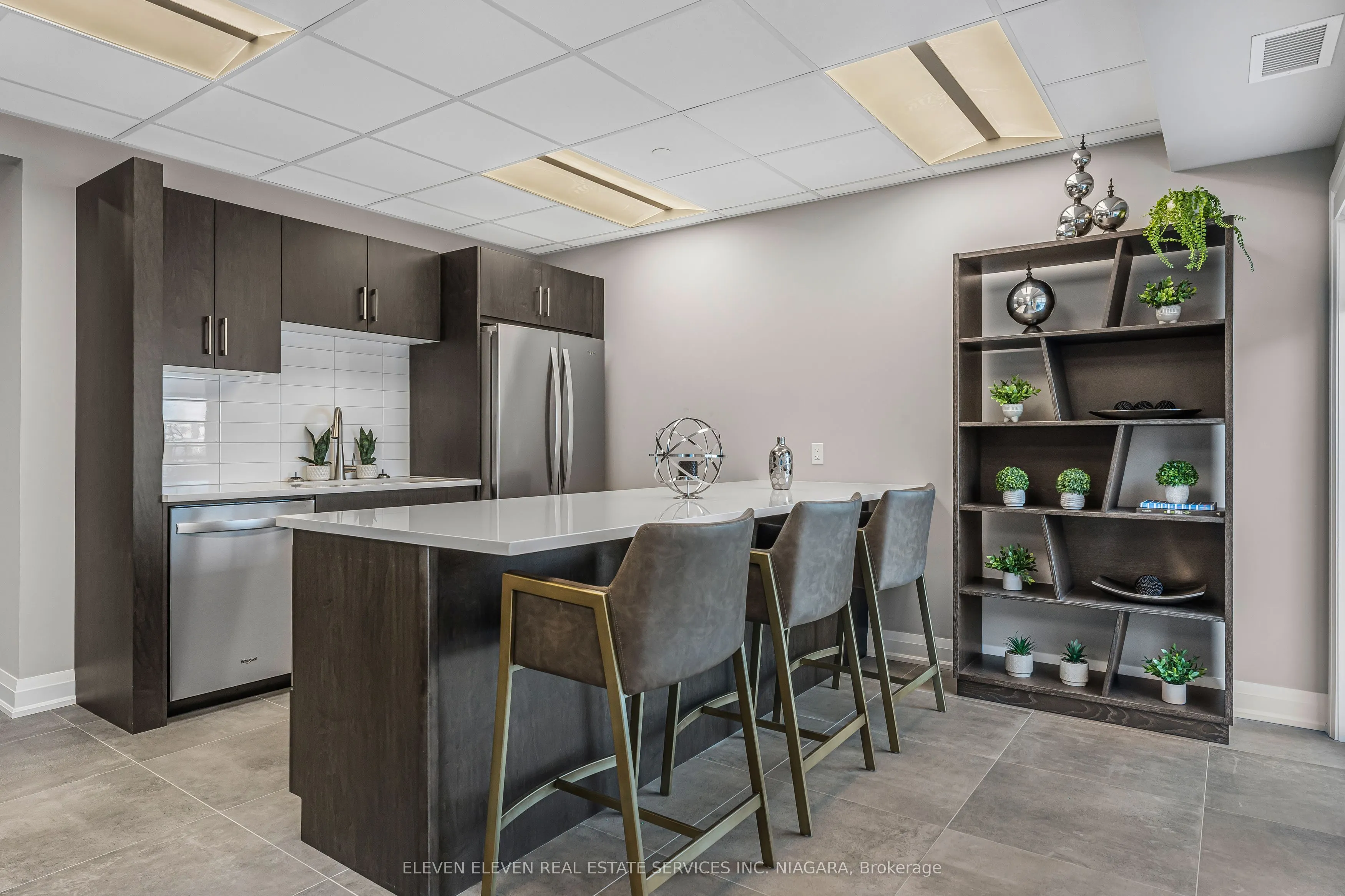 118 Summersides Boulevard, #402