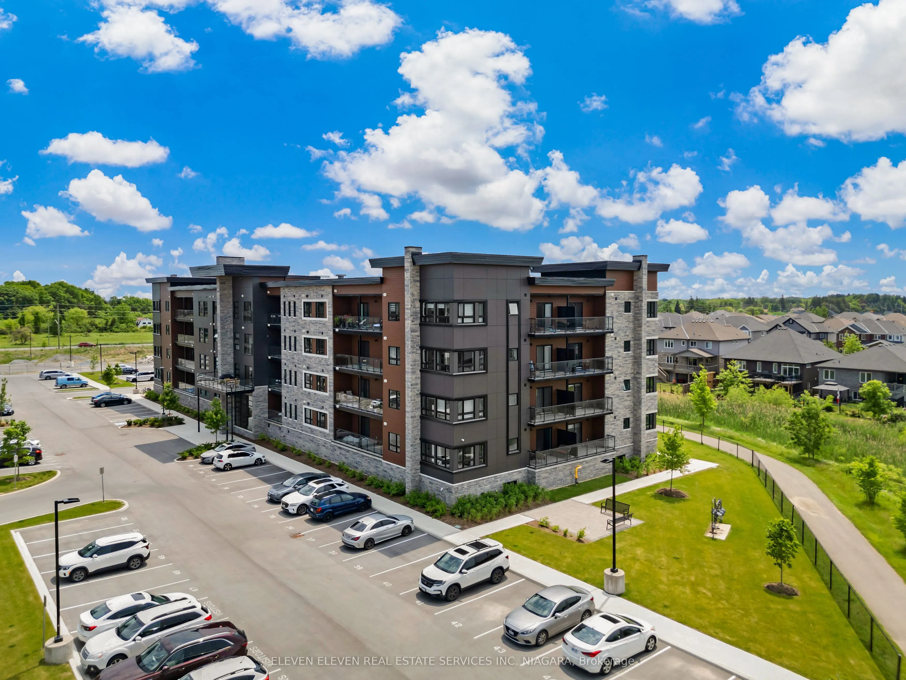 118 Summersides Boulevard, #402