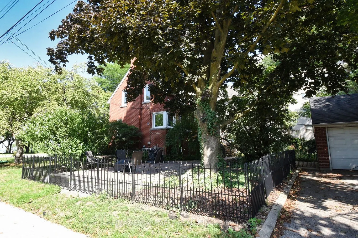 200 CONCESSION Street