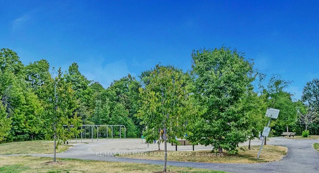755 Bowercrest Crescent